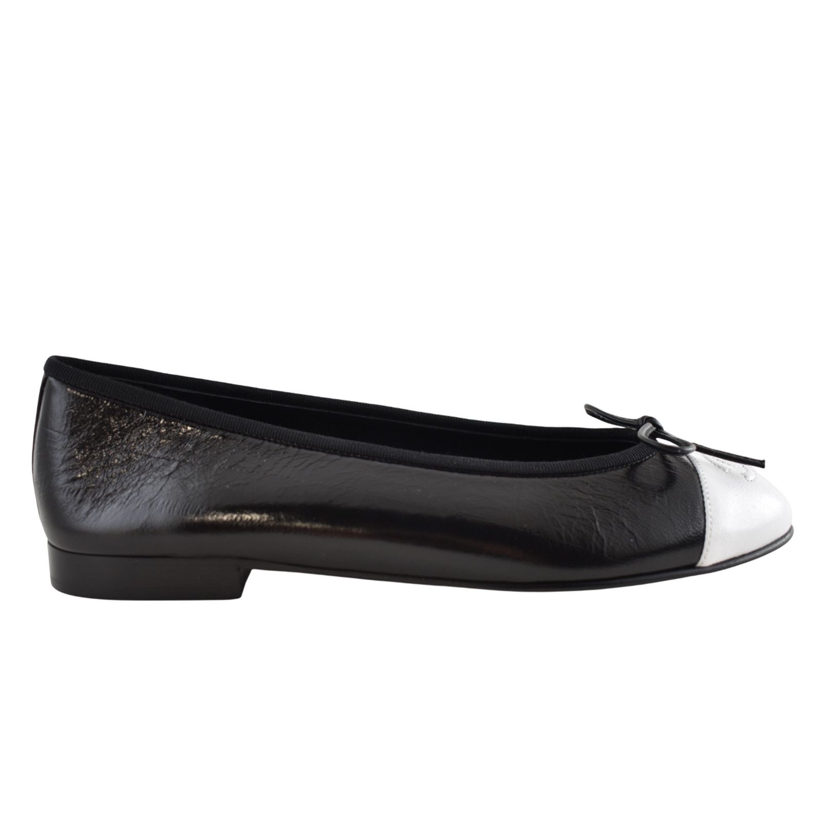 Chanel Chanel 26S Black White Lambskin CC Bow Ballet Flat 40 Size US 10 / IT 40 - 1 Thumbnail