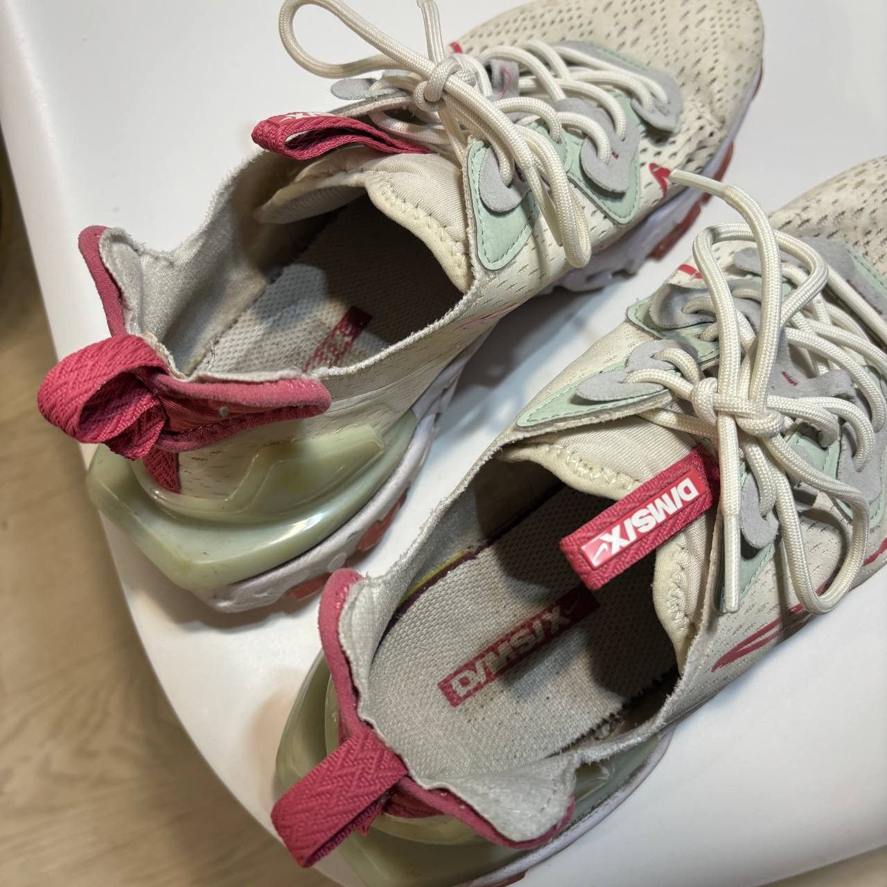 Nike Women’s Nike react shoes Size:41 (UK 7) Size US 9.5 / IT 39.5 - 8 Thumbnail