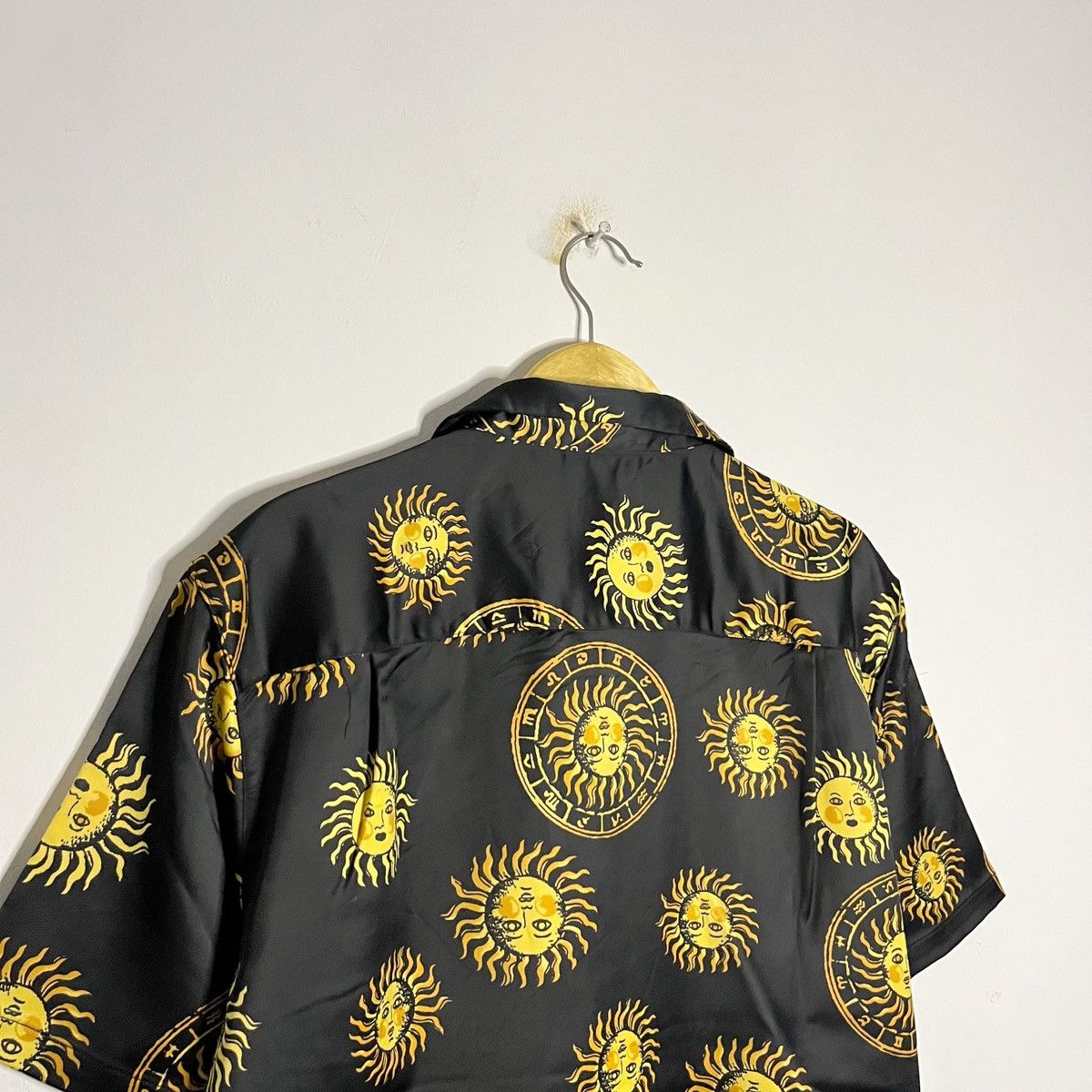 Urban Outfitters Urban Outfitters Celestial Sun & Moon Campcollar Shirt Size US L / EU 52-54 / 3 - 10 Thumbnail