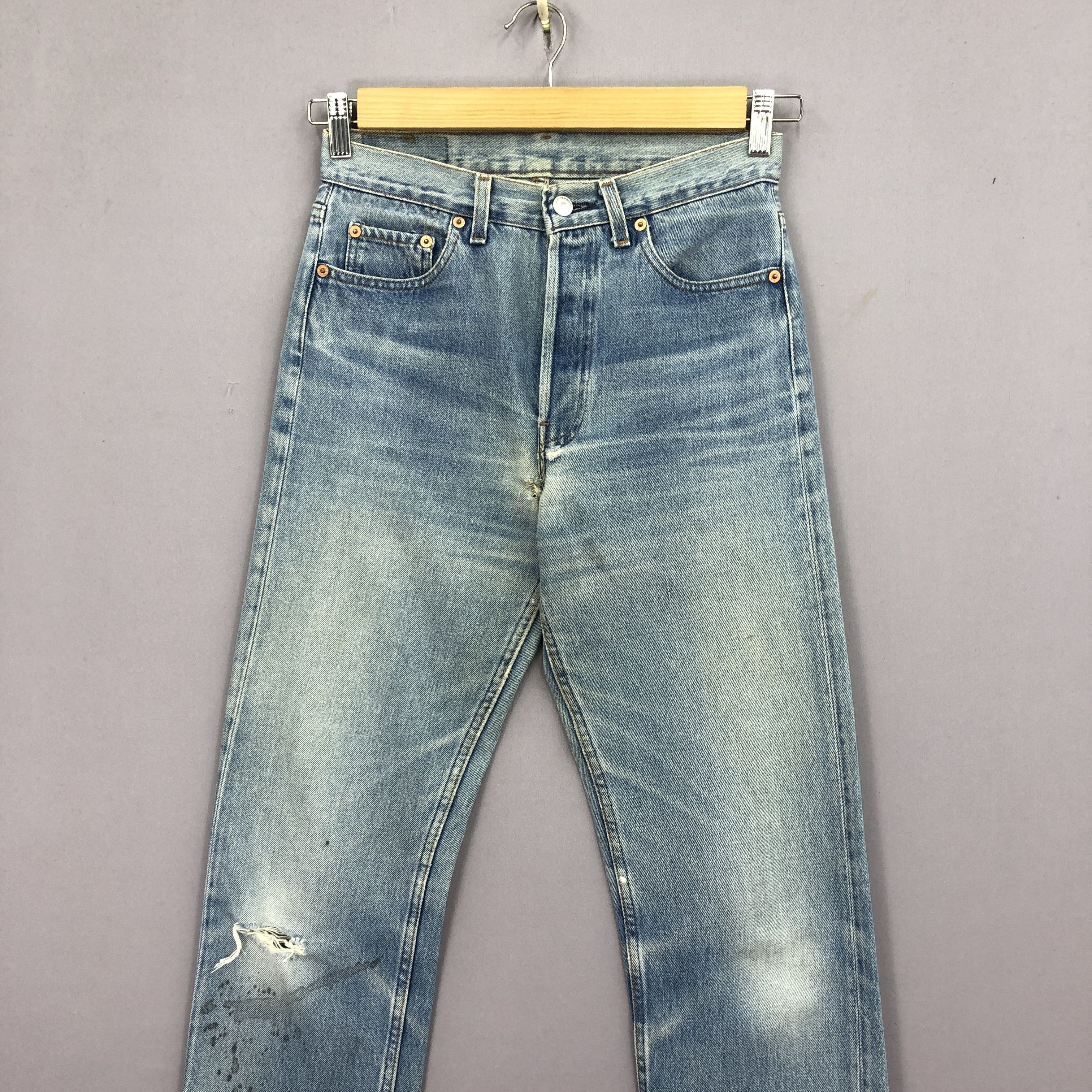 Levi's Vintage Levis 501 Faded Jeans Levi's Light Wash Ripped Denim Size 26" / US 2 / IT 38 - 3 Thumbnail