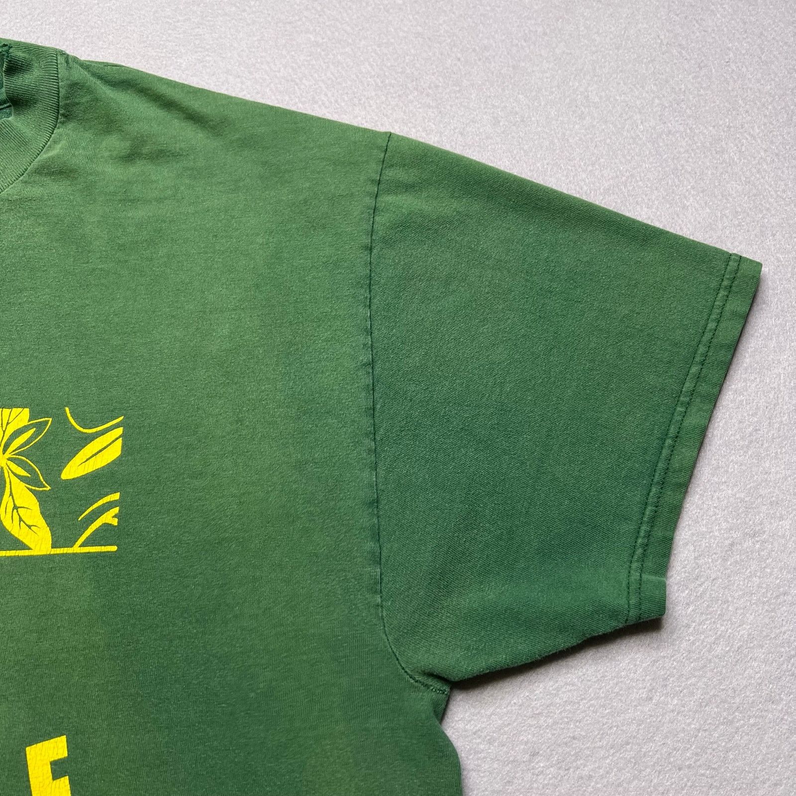 Hanes Vintage Aloha Charlie Hawaii T-Shirt XL Tropical Tee USA Size US XL / EU 56 / 4 - 8 Thumbnail