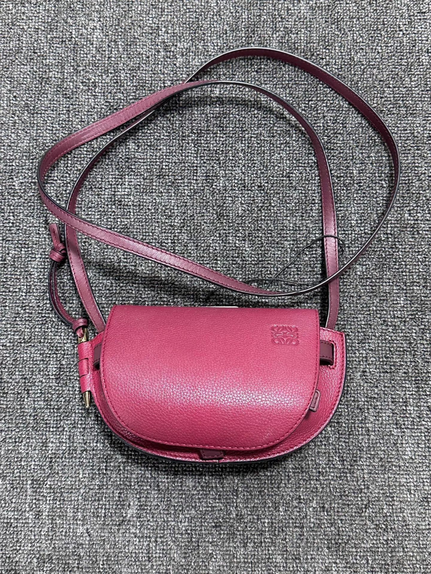 Loewe LOEWE burgundy mini saddle chain 98 new Size ONE SIZE - 1 Thumbnail