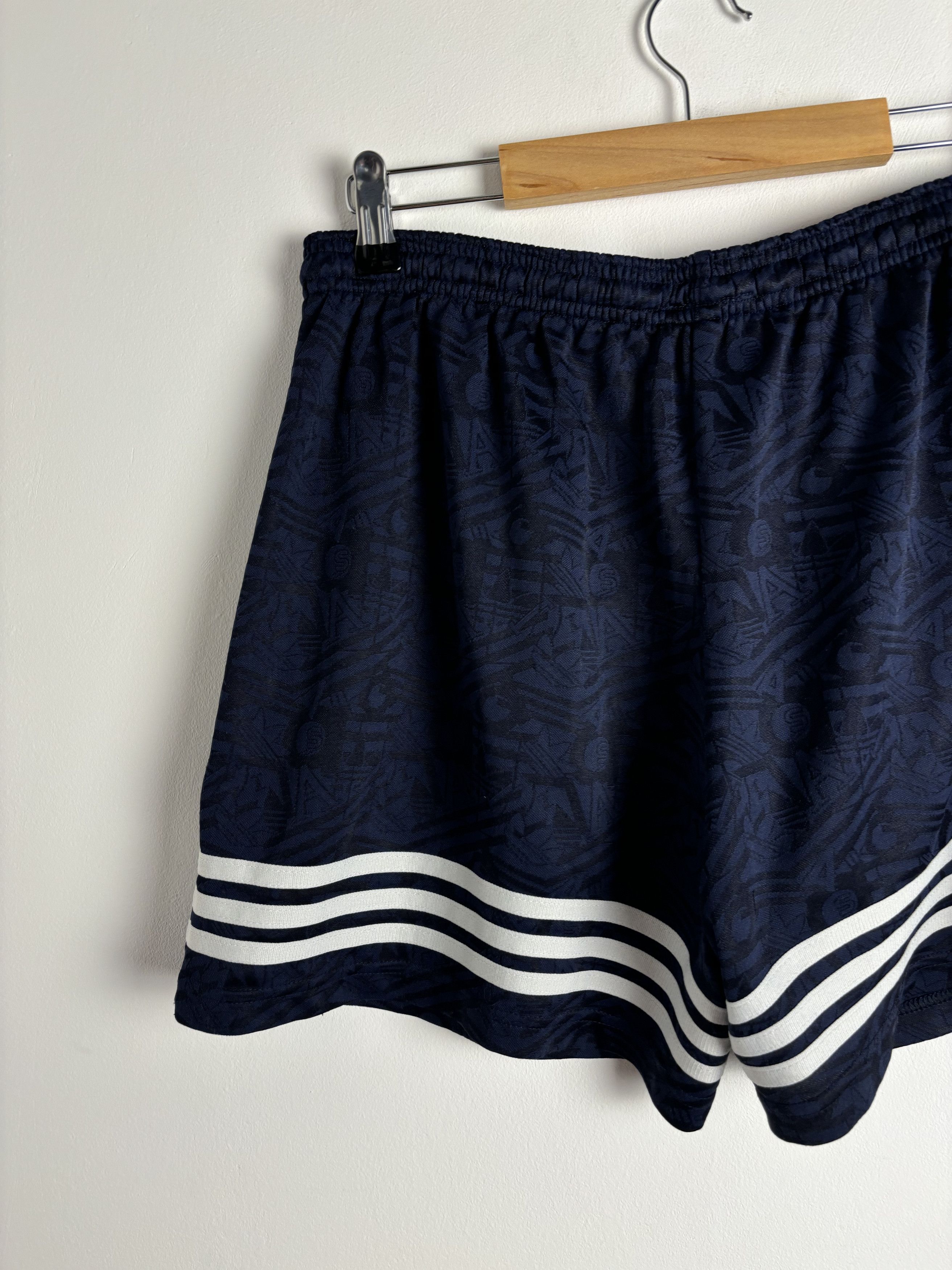 Adidas × Vintage Vintage Adidas Retro Soccer Shorts Size US 34 / EU 50 - 9 Thumbnail