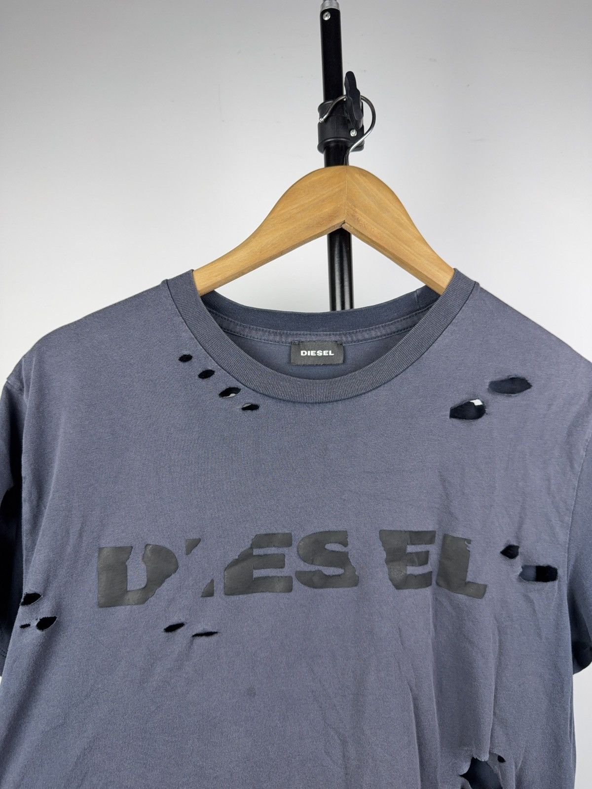 Diesel 00s Luxury Diesel Distressed Destroyed Logo T-Shirt Faded Size US XL / EU 56 / 4 - 9 Thumbnail