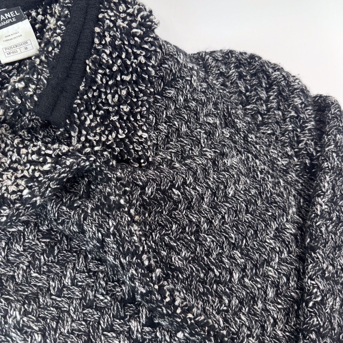 Chanel CHANEL P42543K04306 Cashmere Long Knit Coat Coco Buttons Size US M / EU 48-50 / 2 - 3 Thumbnail