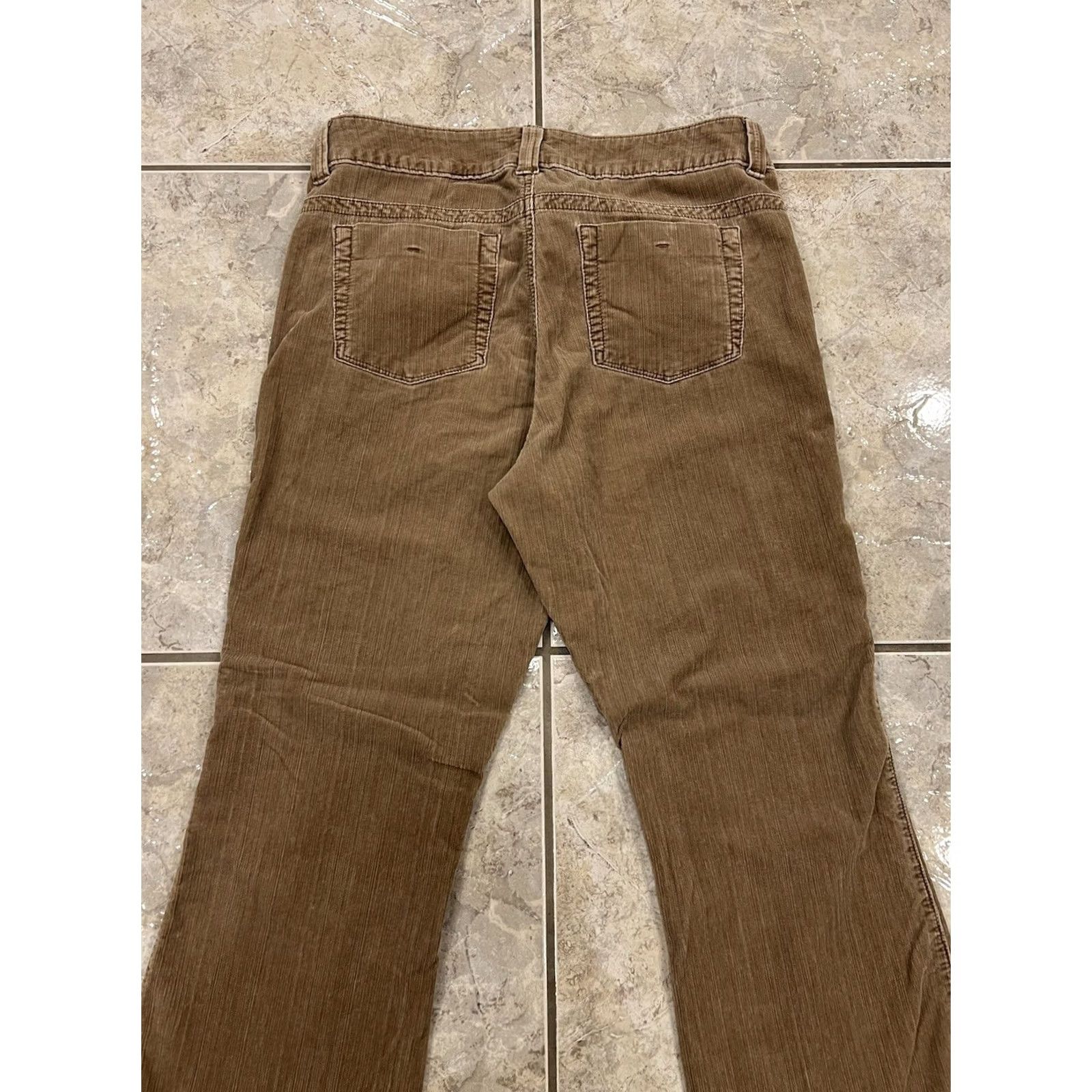 Lee VINTAGE? No. Lee One True Fit Bootcut Pants 14M Regular Waist 36x28 Dark Khaki Brown Corduroy Women’s Size 36" / US 14 / IT 50 - 6 Thumbnail