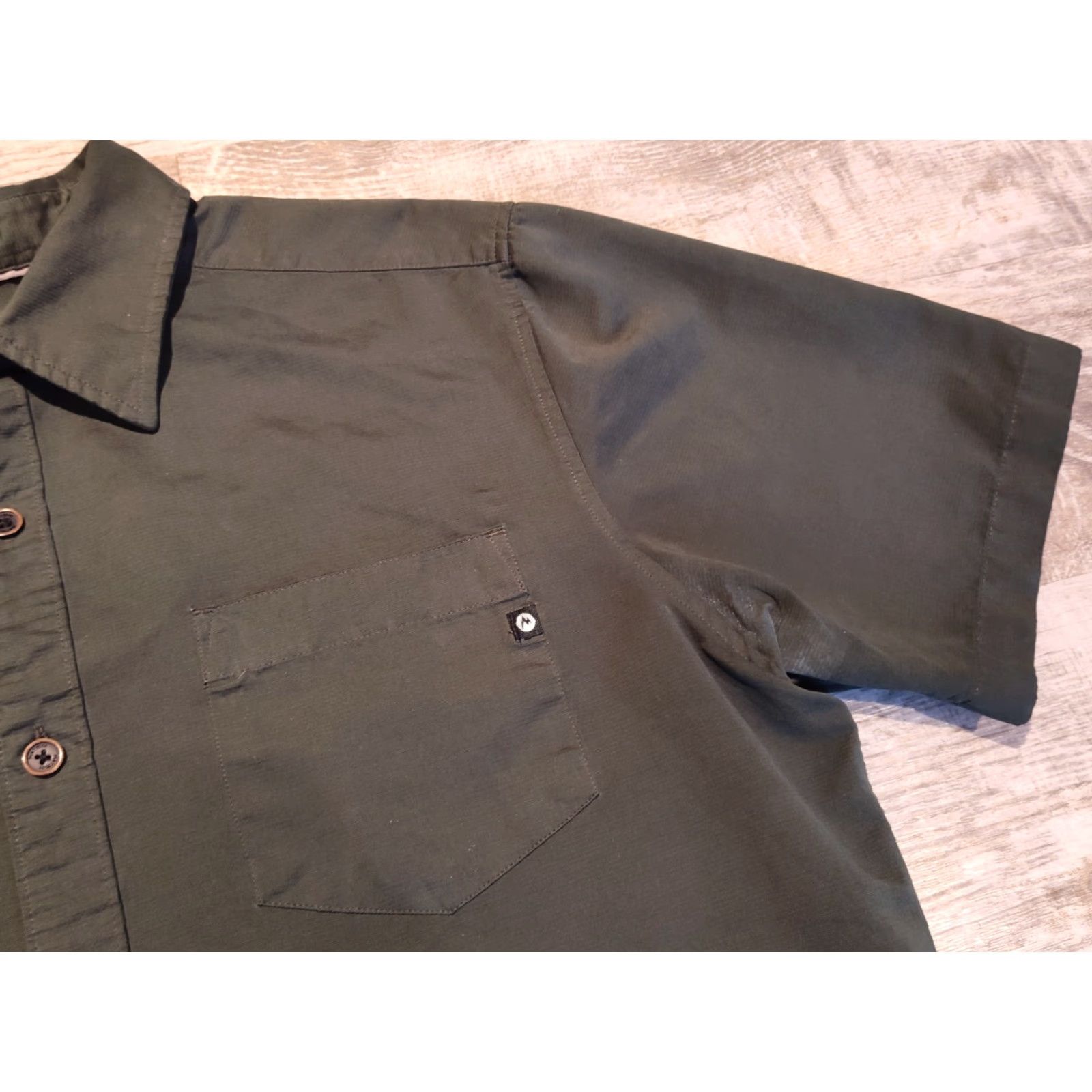 Marmot Marmot For Life Shirt Button-Up Shirt Mens M Green Polyester Nylon Hiking Sleeve Short Collared Button Up Marmot For Life Size US M / EU 48-50 / 2 - 4 Thumbnail