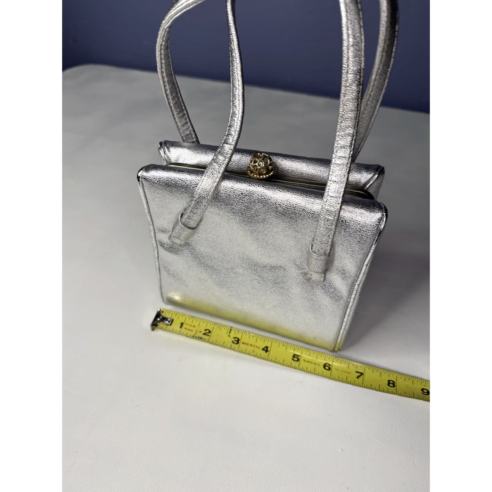 Vintage VINTAGE 50's After Five Gold Clutch Handbag Bag Silver Bag W Coin Purse Atler Five Gold Clutch Handbag Silver Bag Coin Purse Size ONE SIZE - 3 Thumbnail