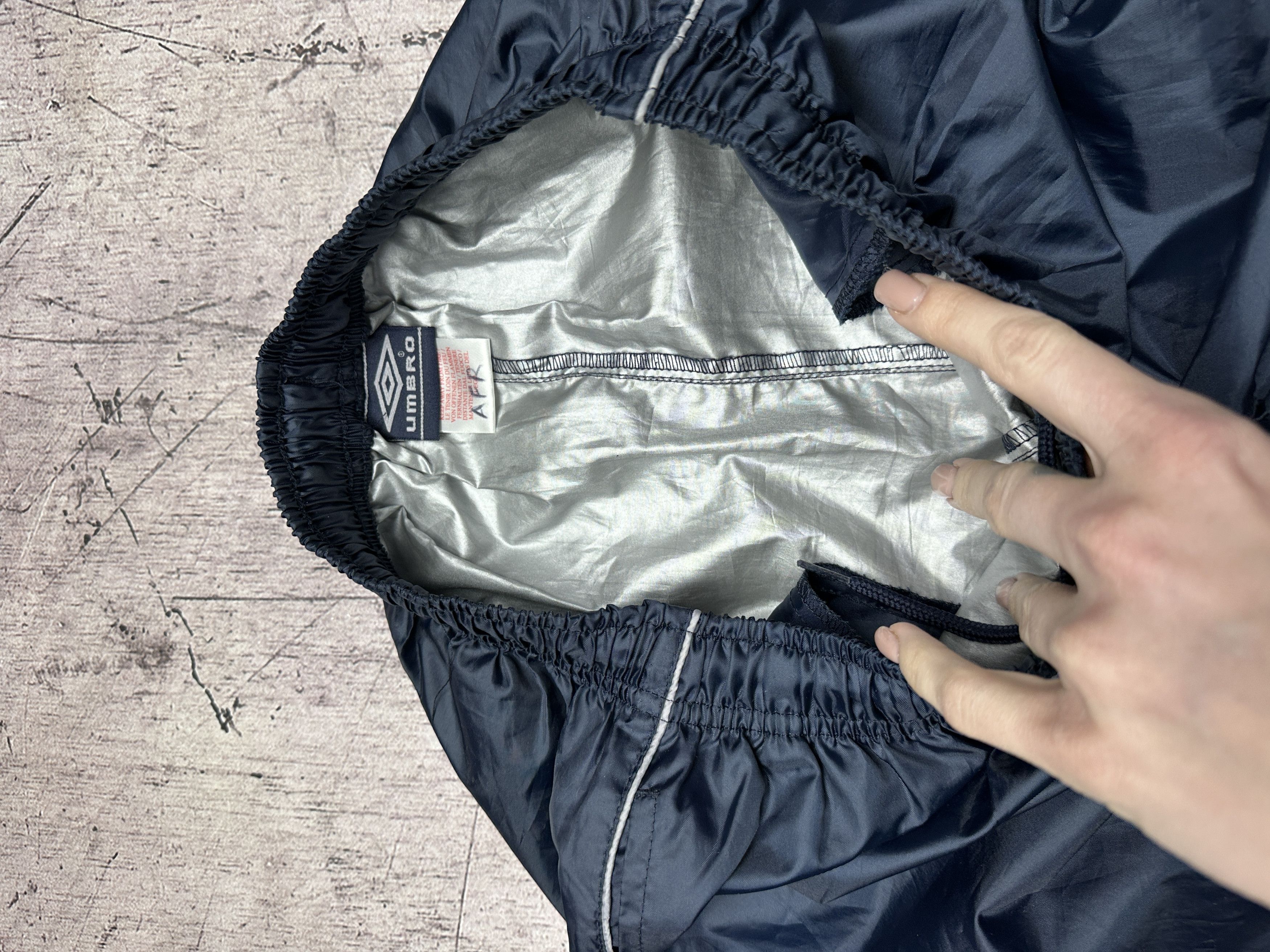 Umbro × Vintage Umbro Vintage Mens Windbreaker Track Pants Size US 32 / EU 48 - 8 Thumbnail