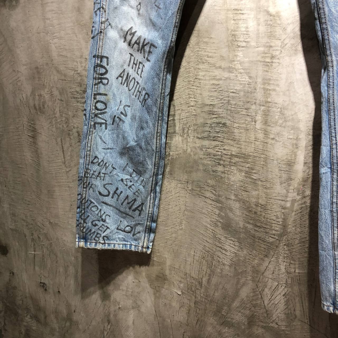 Gucci Gucci FW17 Punk Scribble denim pants Size US 28 / EU 44 - 16 Thumbnail