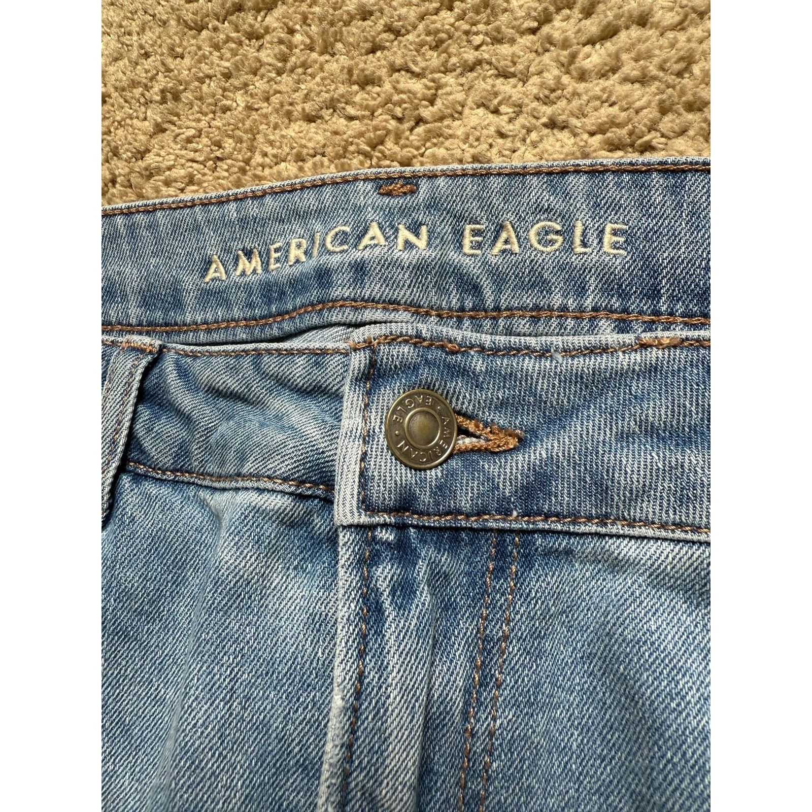 American Eagle Outfitters American Eagle High Rise Ripped Mom Jeans Denim 14 Short Size 36" / US 14 / IT 50 - 8 Thumbnail
