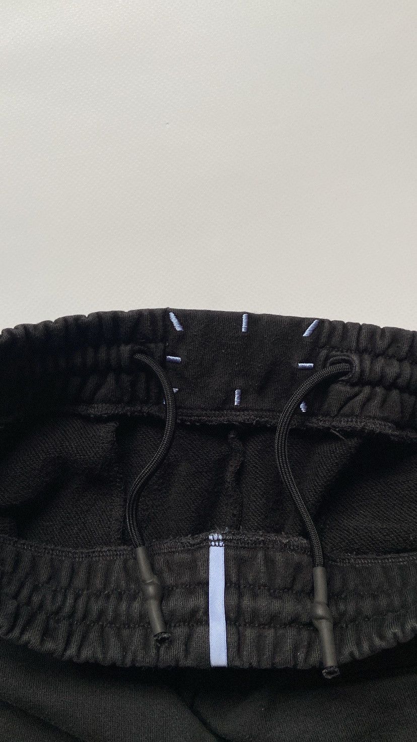 MCQ MCQ by Alexander McQueen cuffed sweat pants with NFC code Size US 30 / EU 46 - 13 Thumbnail