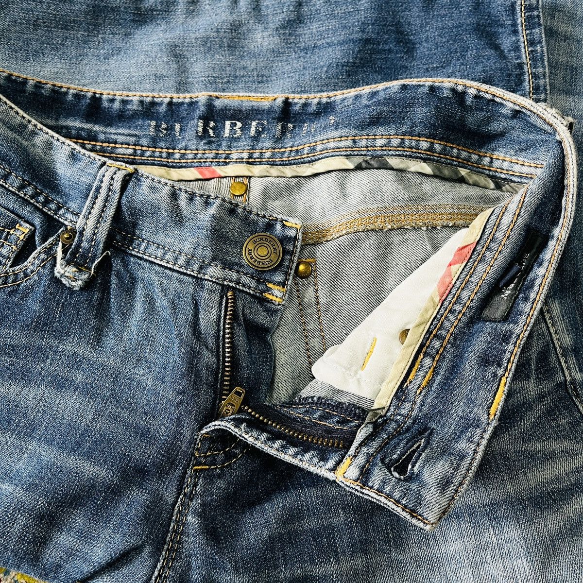 Burberry Vintage Burberry Italy Denim Jeans Size 34" / US 12 / IT 48 - 16 Thumbnail