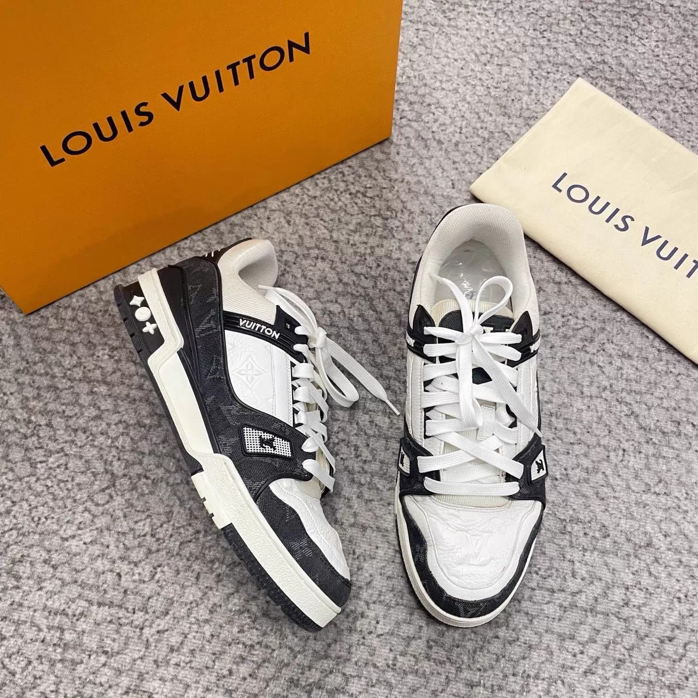 Louis Vuitton LV Trainer Denim Black White Panda Size 7 Size US 7 / EU 40 - 3 Thumbnail