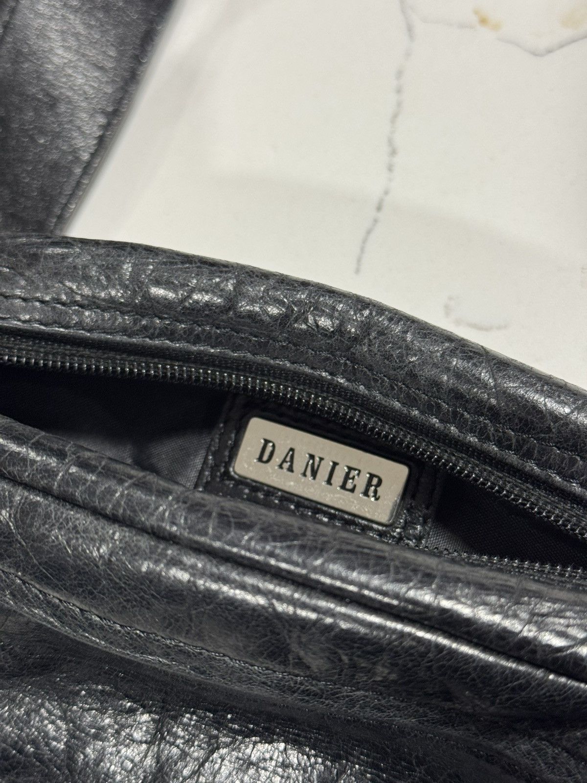 Danier Vintage Danier Leather Crossbody Bag Y2K Shoulder Pouch Size ONE SIZE - 12 Thumbnail