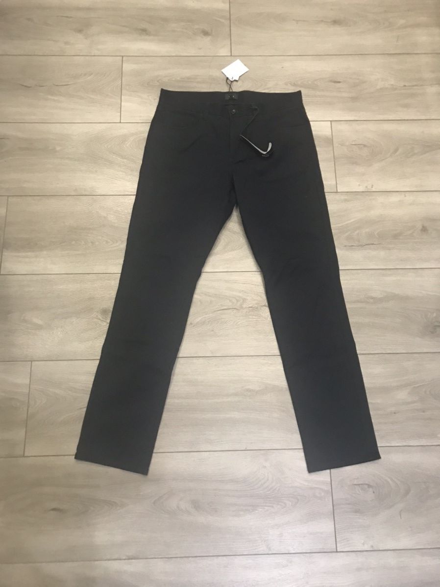 image of Black Vince Soho Slim Fit Casual Pants Size 33 in Black Blue, Men's