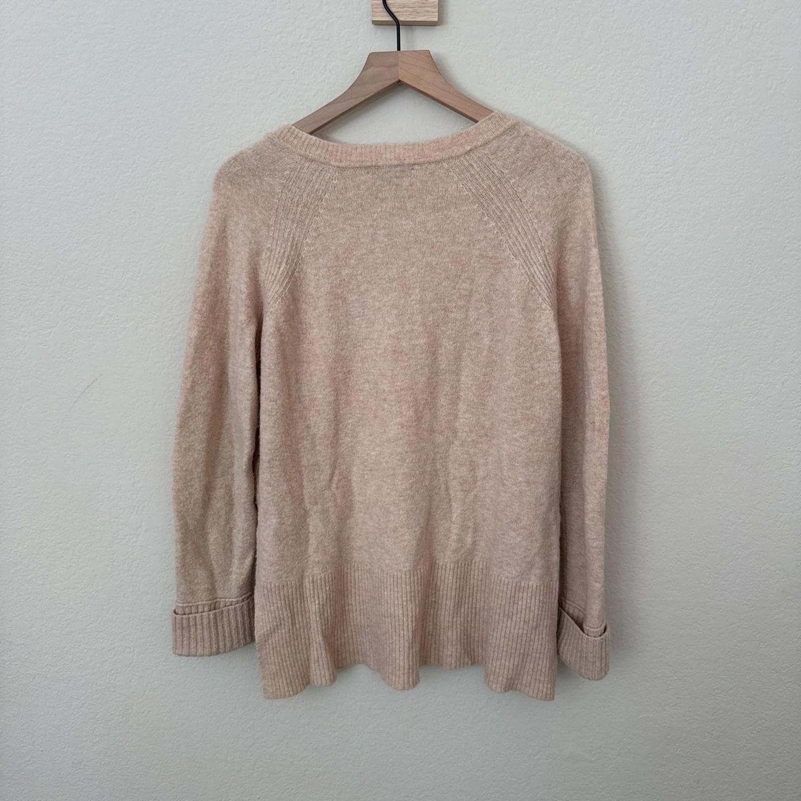 J.Crew J.Crew Oatmeal Wool Alpaca Soft V-Neck Sweater Women’s M Size M / US 6-8 / IT 42-44 - 3 Thumbnail