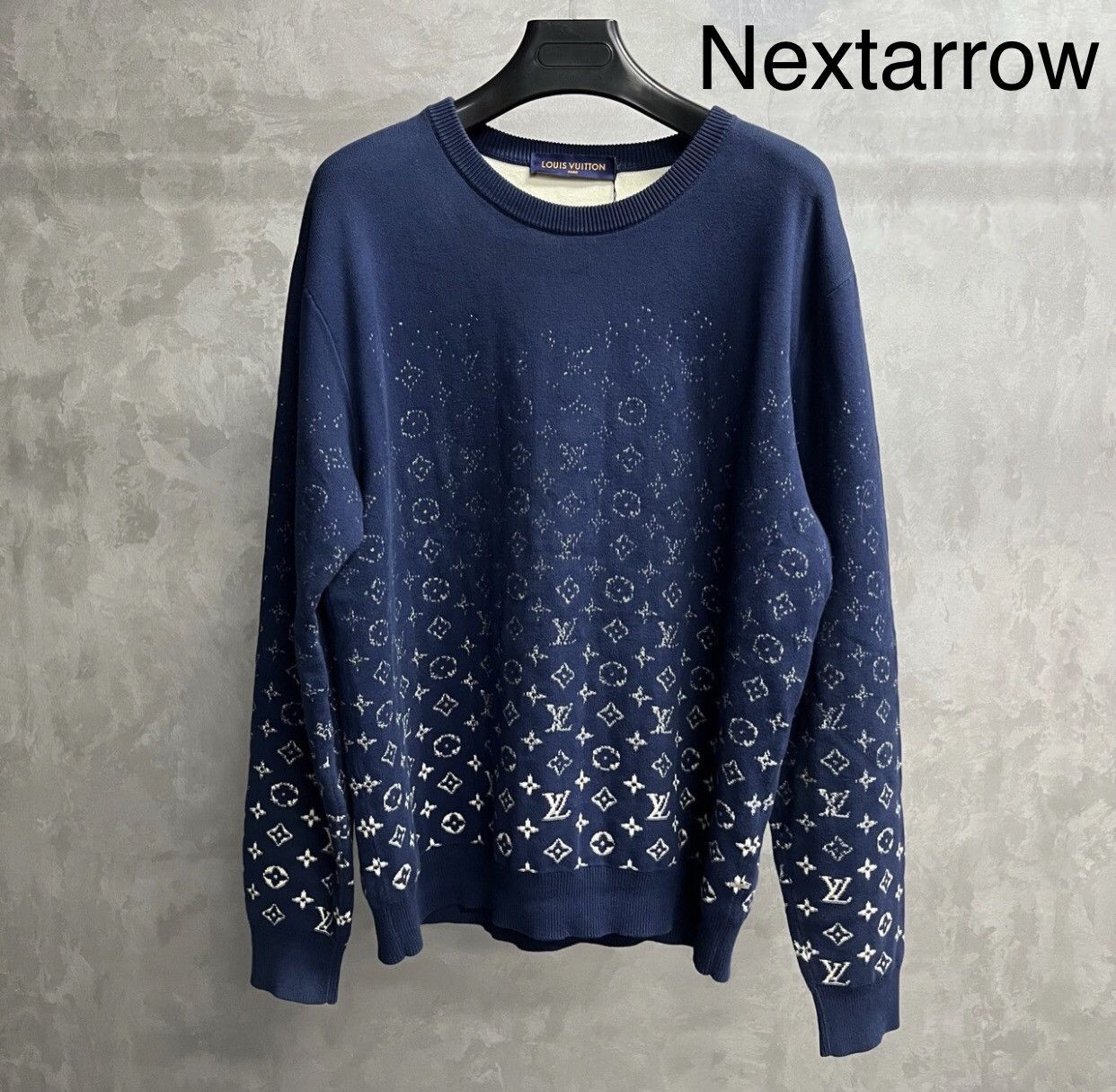 Louis Vuitton dark blue gradient neck long sleeved sweater