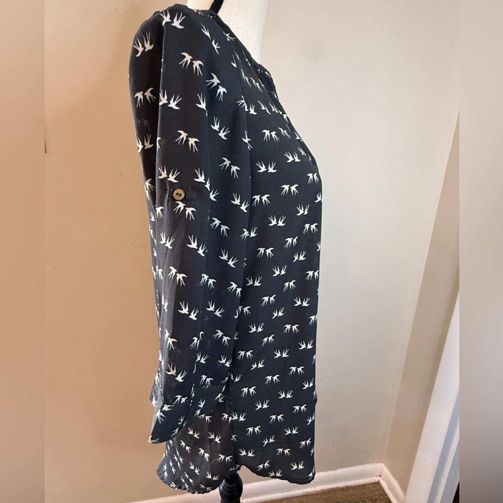 Bonobos Bongo boho charcoal gray tunic top white bird pattern SZ M Size M / US 6-8 / IT 42-44 - 2 Thumbnail