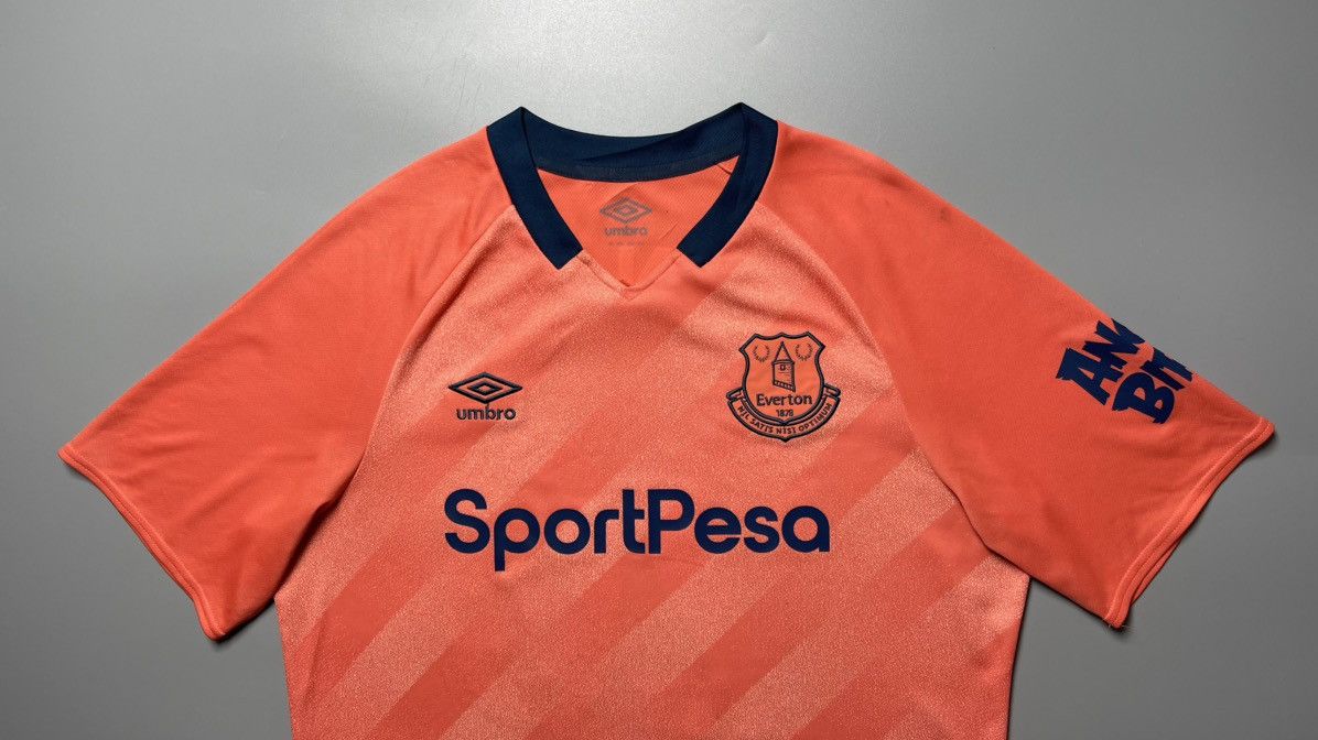 Umbro EVERTON UMBRO 2019/2020 FOOTBALL AWAY JERSEY #20 BERNARD Size US L / EU 52-54 / 3 - 3 Thumbnail