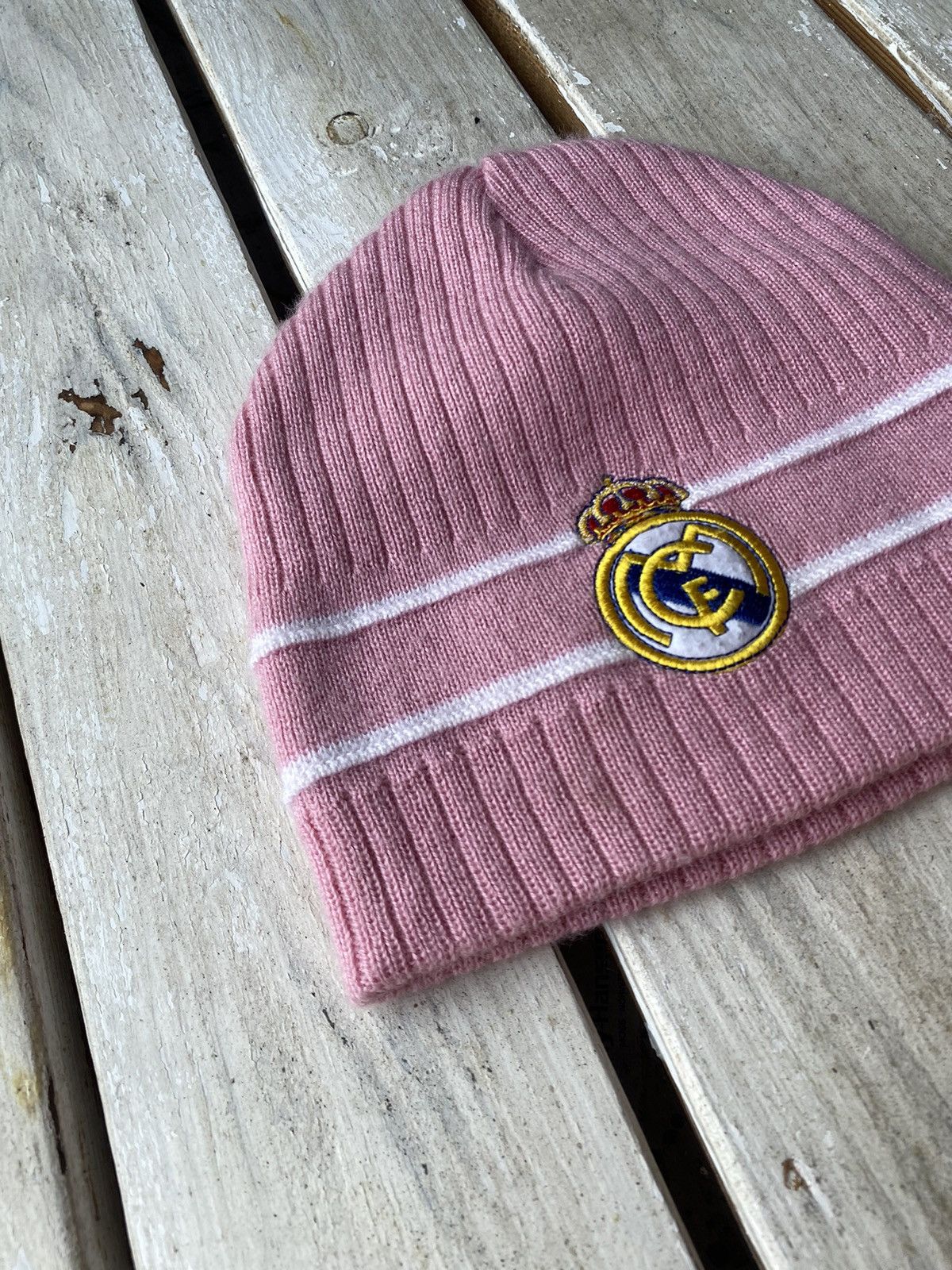 Vintage Real Madrid pink soccer japan style beanie hat Size ONE SIZE - 2 Thumbnail