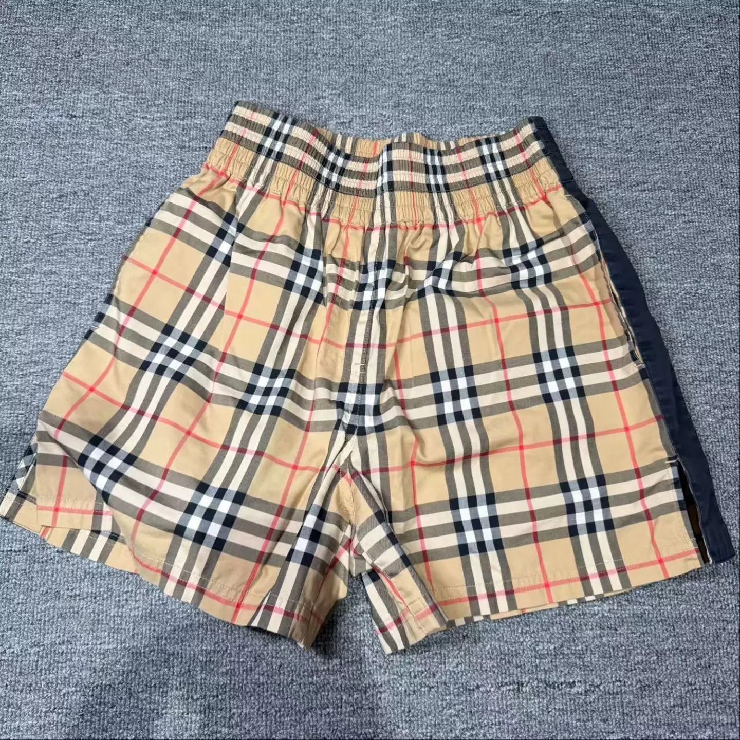 Burberry BURBERRY Women's New UK2 Shorts (60cm Waist, 37cm Length) Size 24" / US 00 / IT 34 - 1 Thumbnail