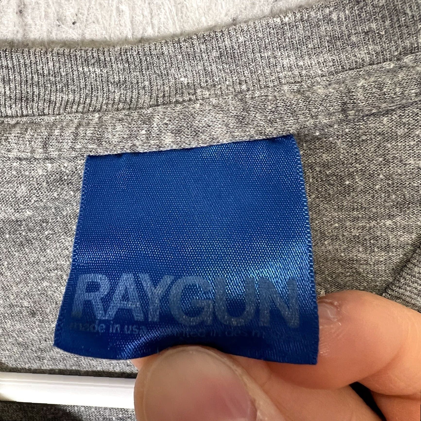 Vintage VINTAGE Raygun T-Shirt Mens Adult Large Gray USA Made Shirt Crew Neck Short Sleeve Cotton Blend Graphic Print USA Theme 90s? Size US L / EU 52-54 / 3 - 5 Thumbnail