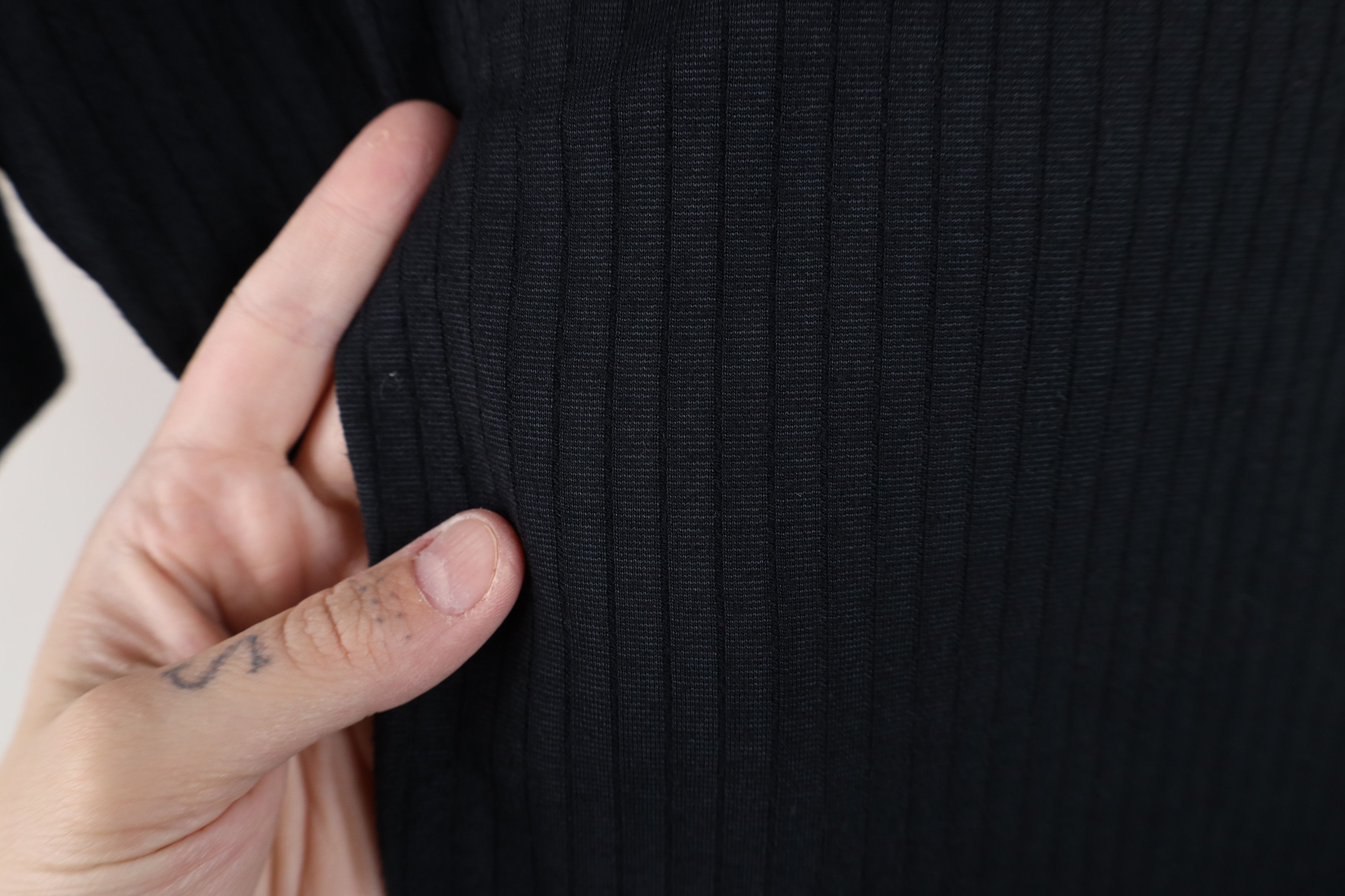 Vintage Vintage 90s Streetwear Knit Short Sleeve T-Shirt Black Size US M / EU 48-50 / 2 - 9 Thumbnail