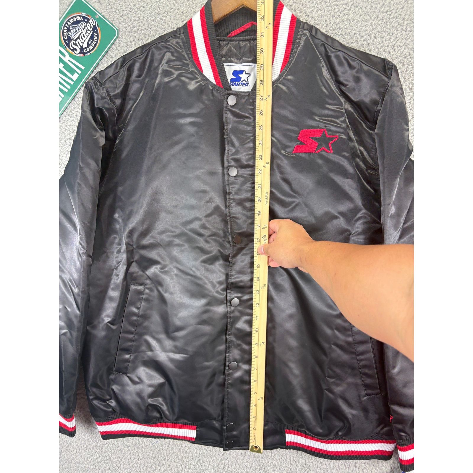 NFL Starter Retro Satin Varsity Bomber Jacket Mens 2XL Black Red Size US XXL / EU 58 / 5 - 2 Thumbnail