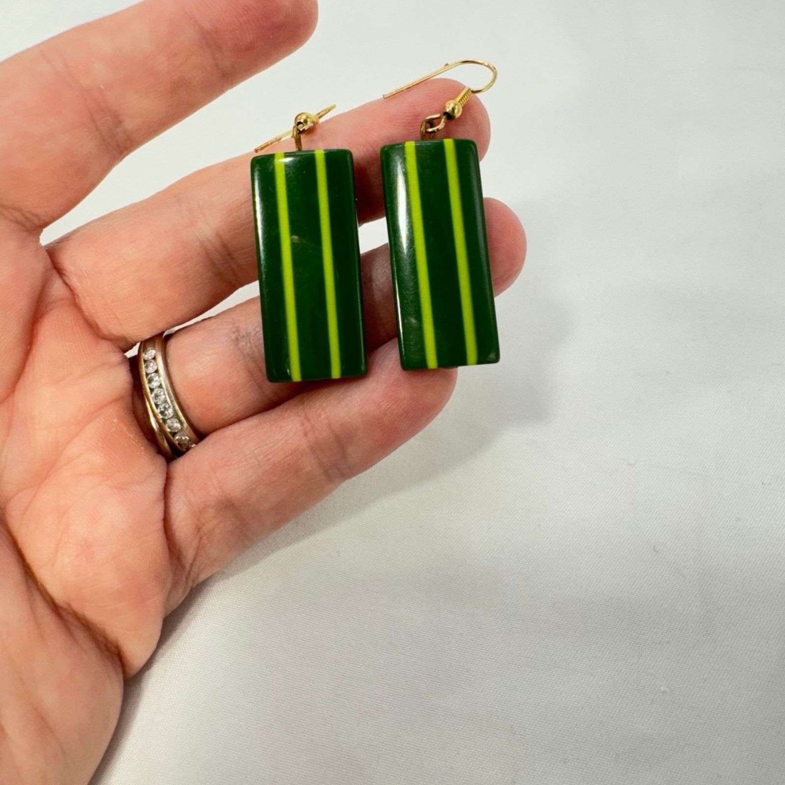 NBDN Nobrandedon VTG Lucite ribbon earrings Size ONE SIZE - 3 Thumbnail