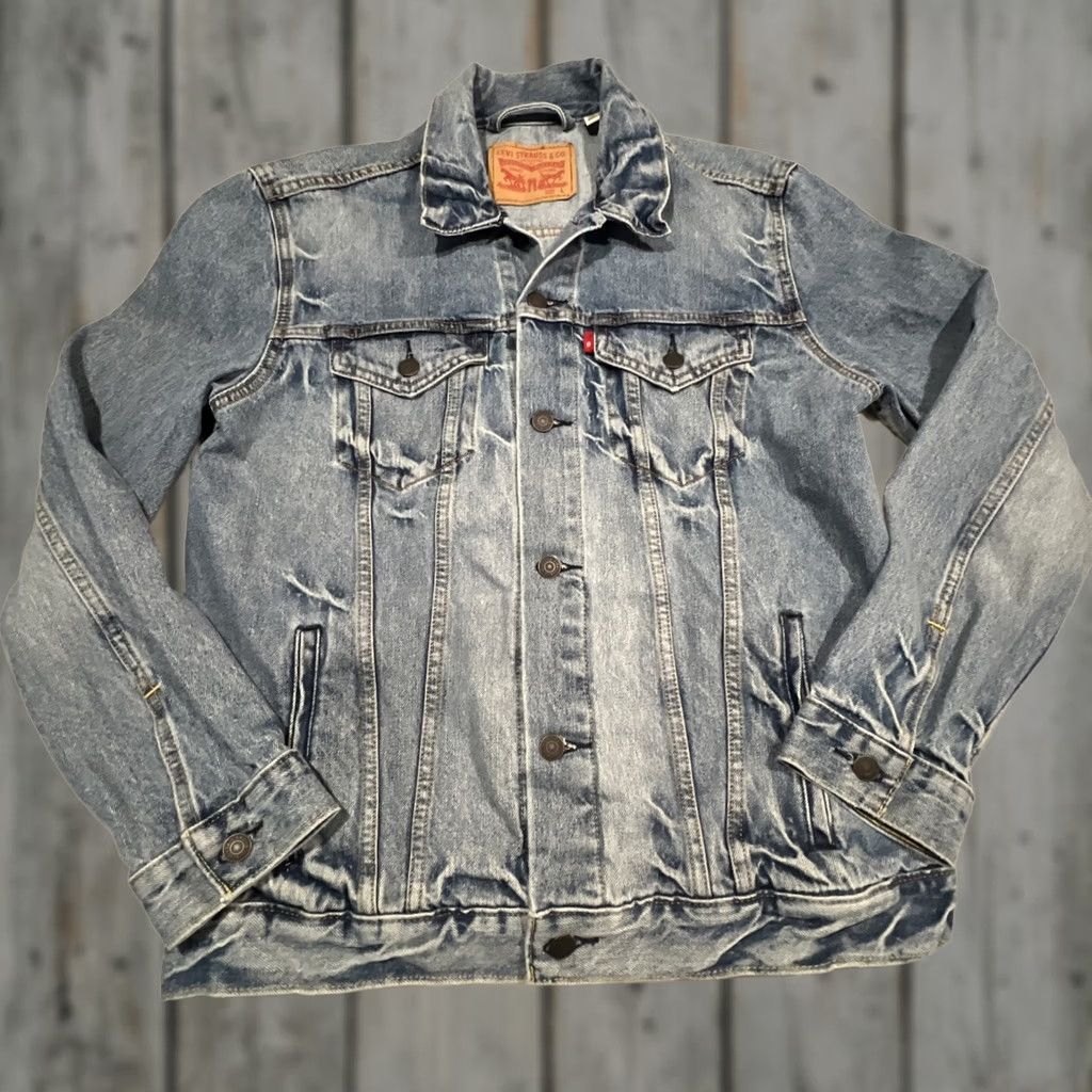 Levi's VINTAGE Levi’s Denim Jacket Men’s L Blue Regular Classic Biker Logo Pockets Short Button Closure Size US L / EU 52-54 / 3 - 1 Thumbnail