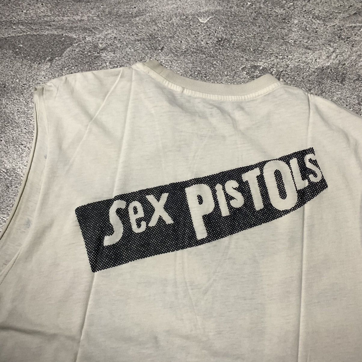 Band Tees 2017 Sex Pistols " God Save the Queen " Tank Top Size US M / EU 48-50 / 2 - 4 Thumbnail