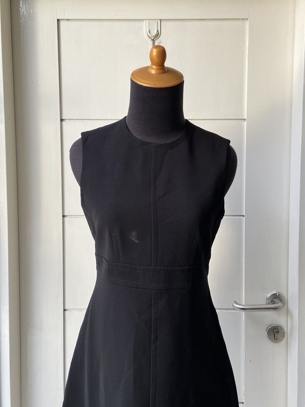 Louis Vuitton LOUIS VUITTON Black Midi Dress Size XS / US 0-2 / IT 36-38 - 16 Thumbnail