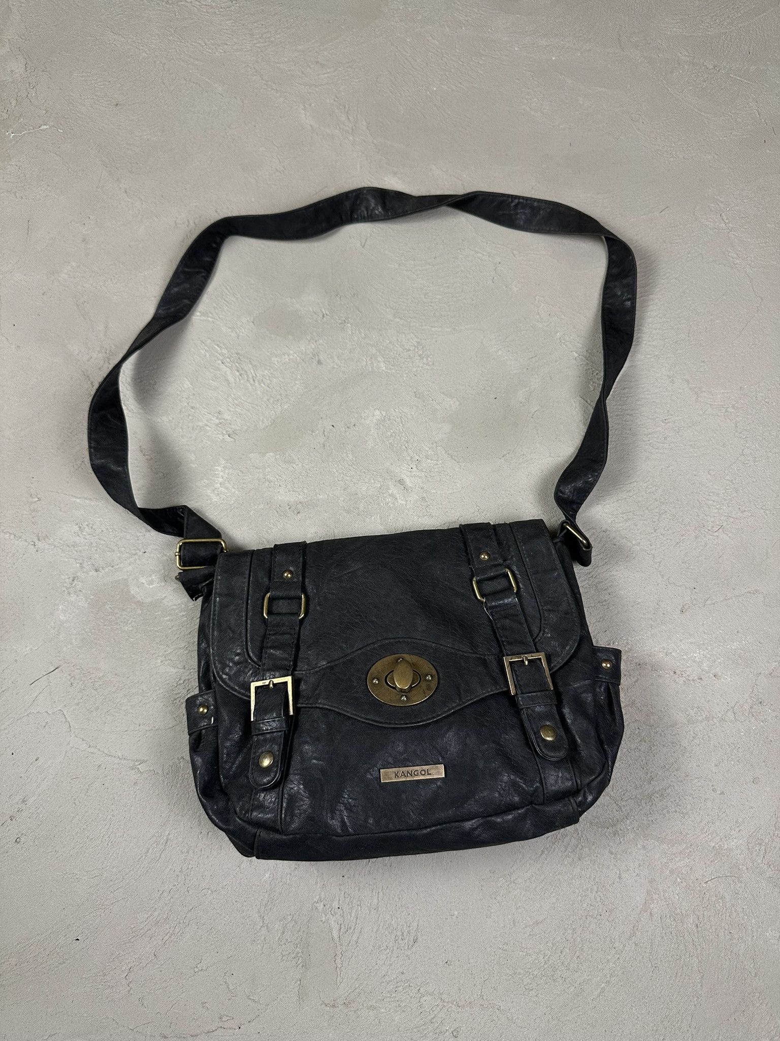 Kangol Vintage Y2k Kangol Leather Shoulder Bag Size ONE SIZE - 1 Thumbnail