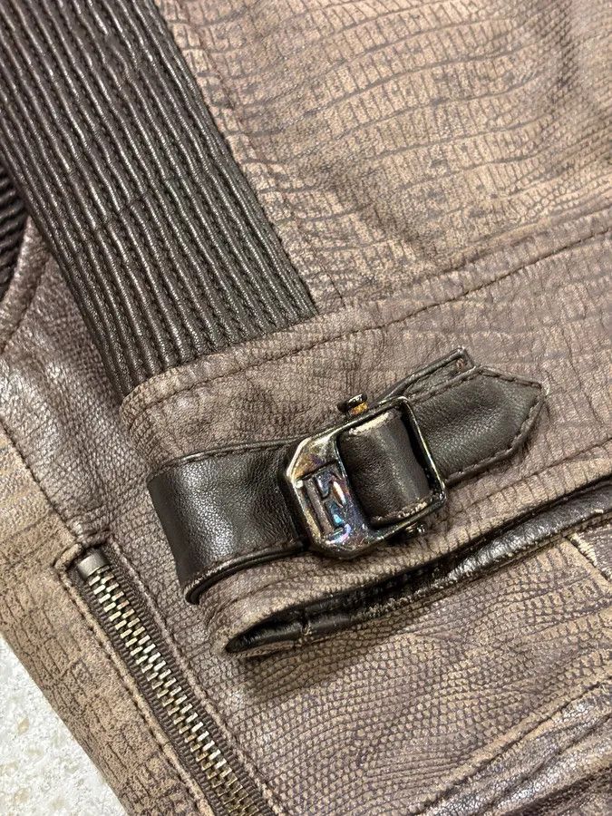 Gianfranco Ferre 2000s Gianfranco Ferré Biker Textured Brown Leather Jacket Size US S / EU 44-46 / 1 - 7 Thumbnail