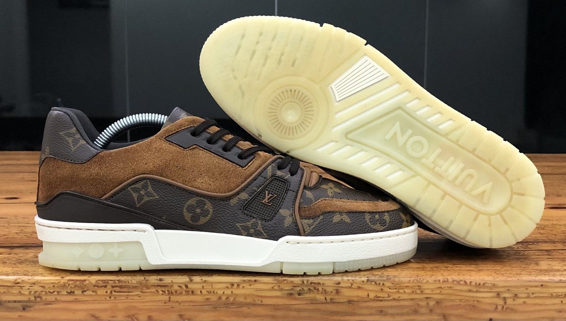 Louis Vuitton Louis Vuitton LV Trainer Brown Suede Monogram Size US 8 / EU 41 - 9 Thumbnail