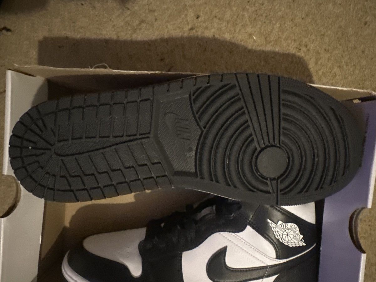 Nike Jordan 1 mid black/white Size US 9.5 / EU 42-43 - 6 Thumbnail