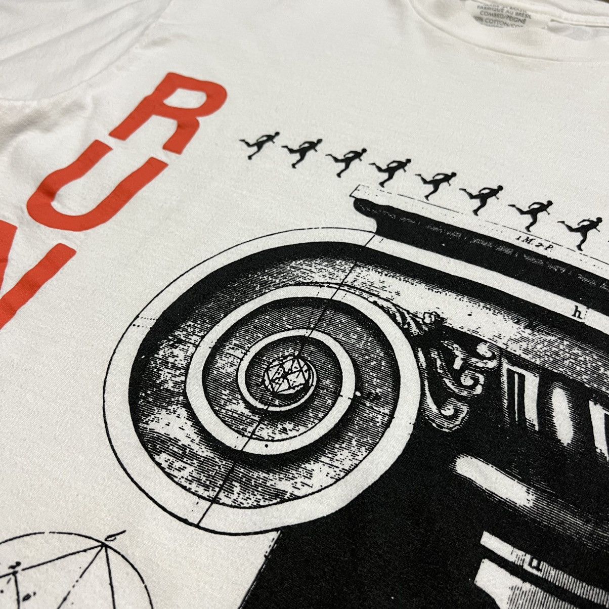 Vintage Vintage Running Graphic Tee Brazil Geometric Marathon 90s Size US M / EU 48-50 / 2 - 5 Thumbnail