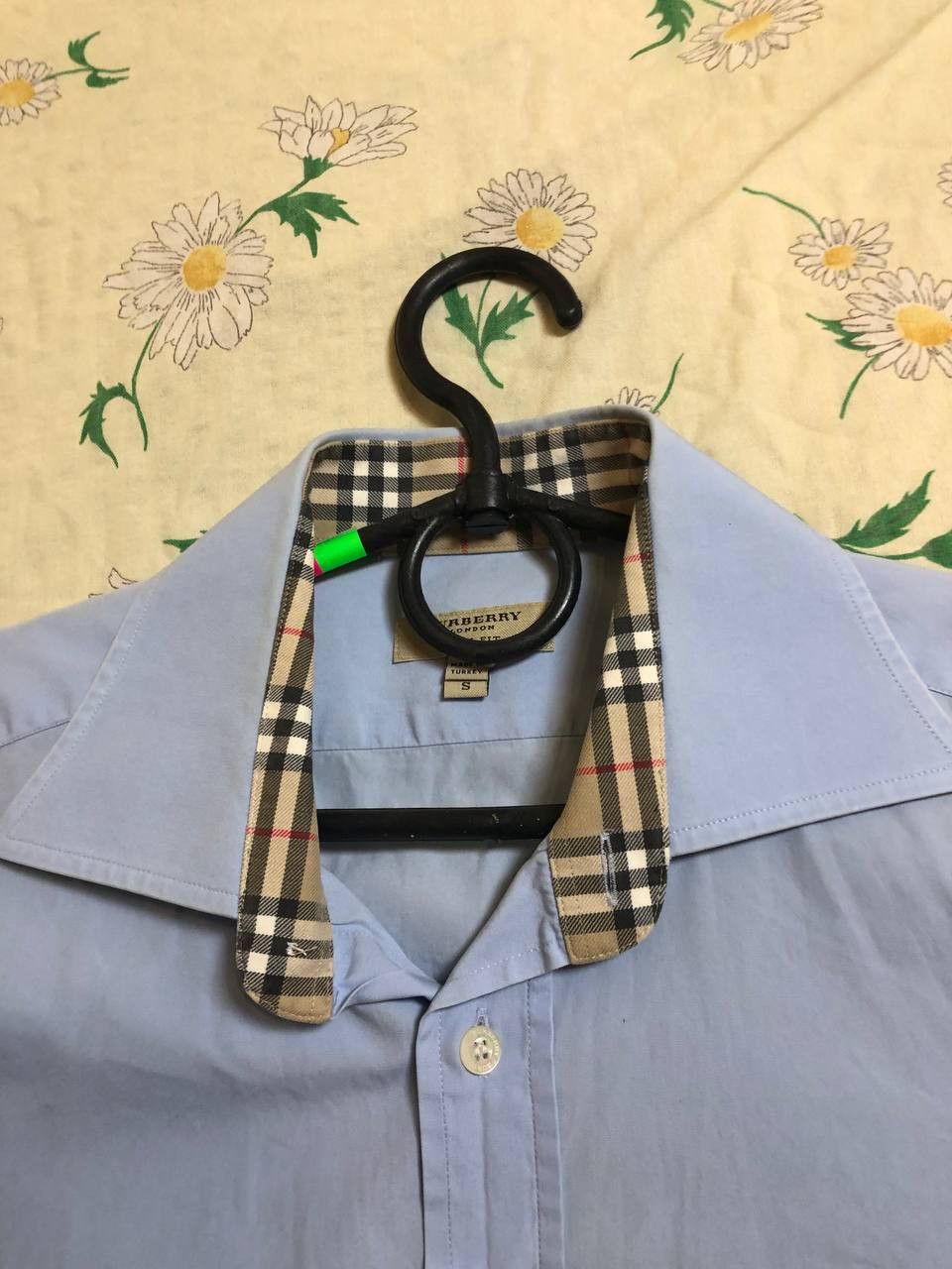 Burberry Vintage Burberry Slim Fit Button Up Shirt Size US S / EU 44-46 / 1 - 15 Thumbnail