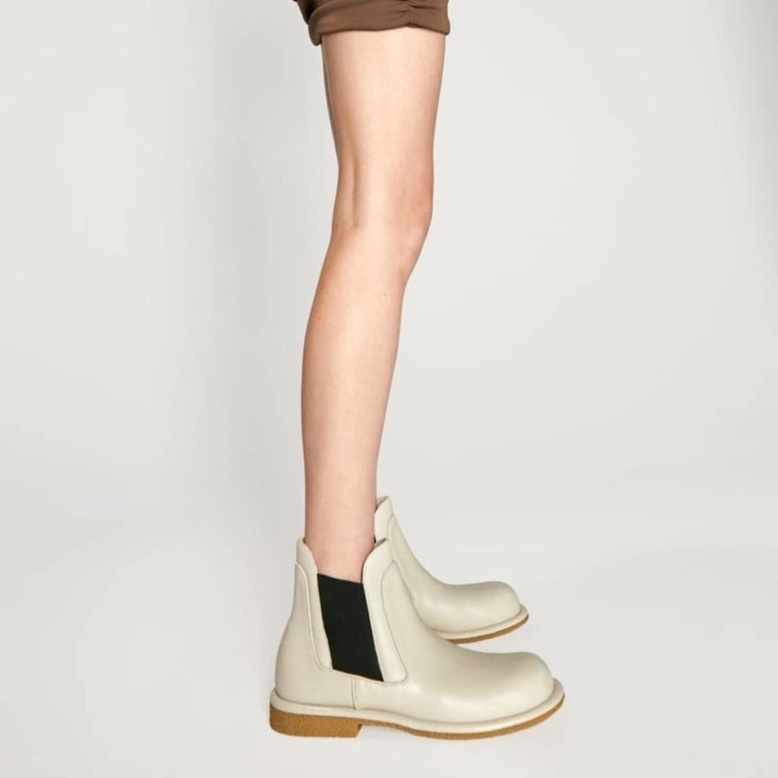 Zara ZARA CREPE SOLE LOW HEEL LEATHER ANKLE BOOTS WHITE Size US 8 / IT 38 - 6 Thumbnail