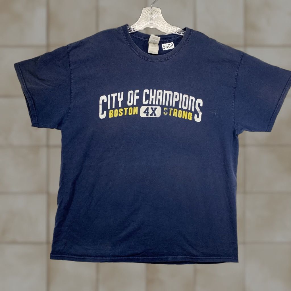 Gildan Gildan City Of Champions Boston Strong Graphic Tee Adult Large Faded Blue 90s Sports Mens Size US L / EU 52-54 / 3 - 1 Thumbnail
