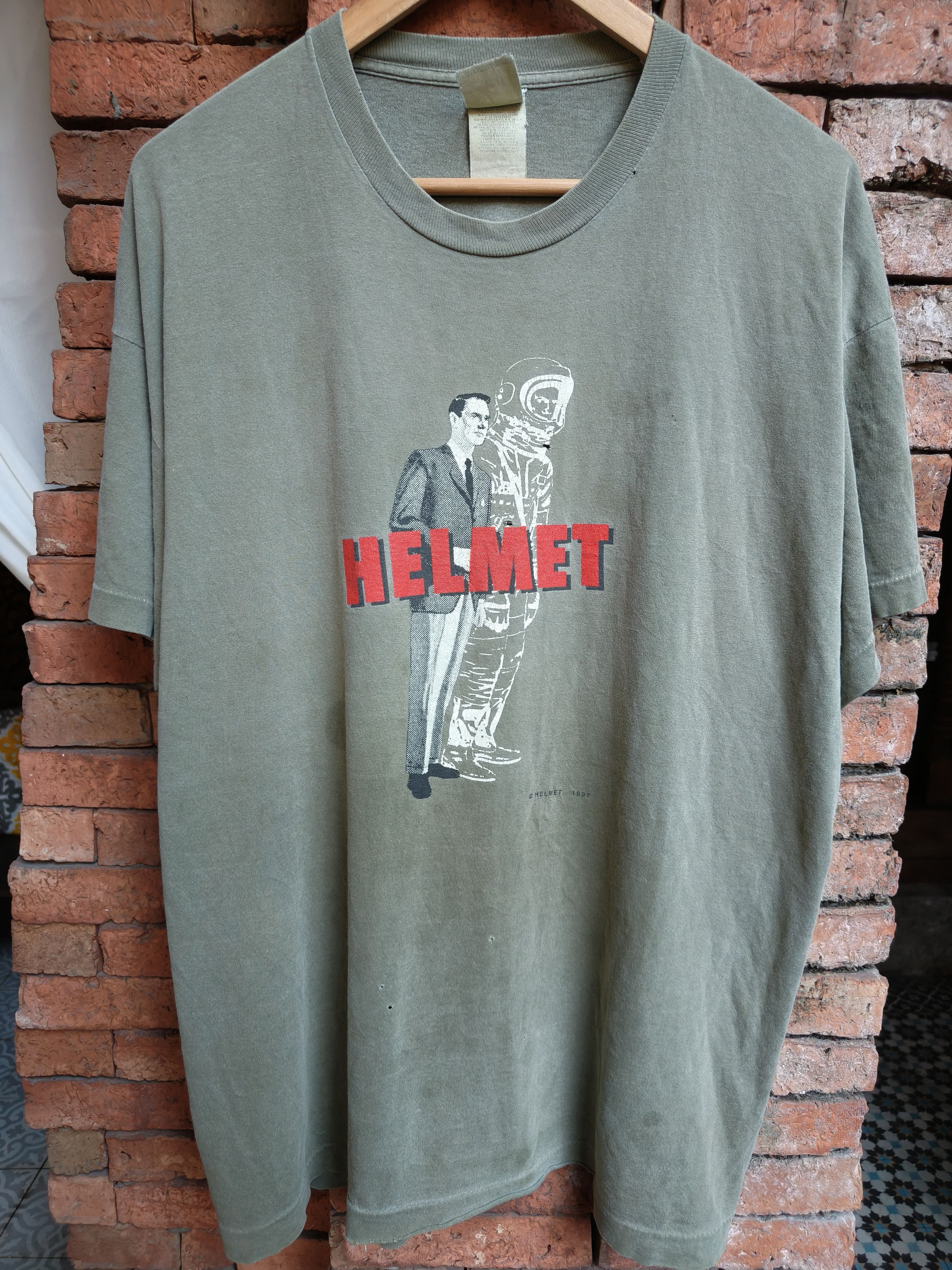 Band Tees Vintage 90s Helmet shirt Size US XL / EU 56 / 4 - 2 Thumbnail