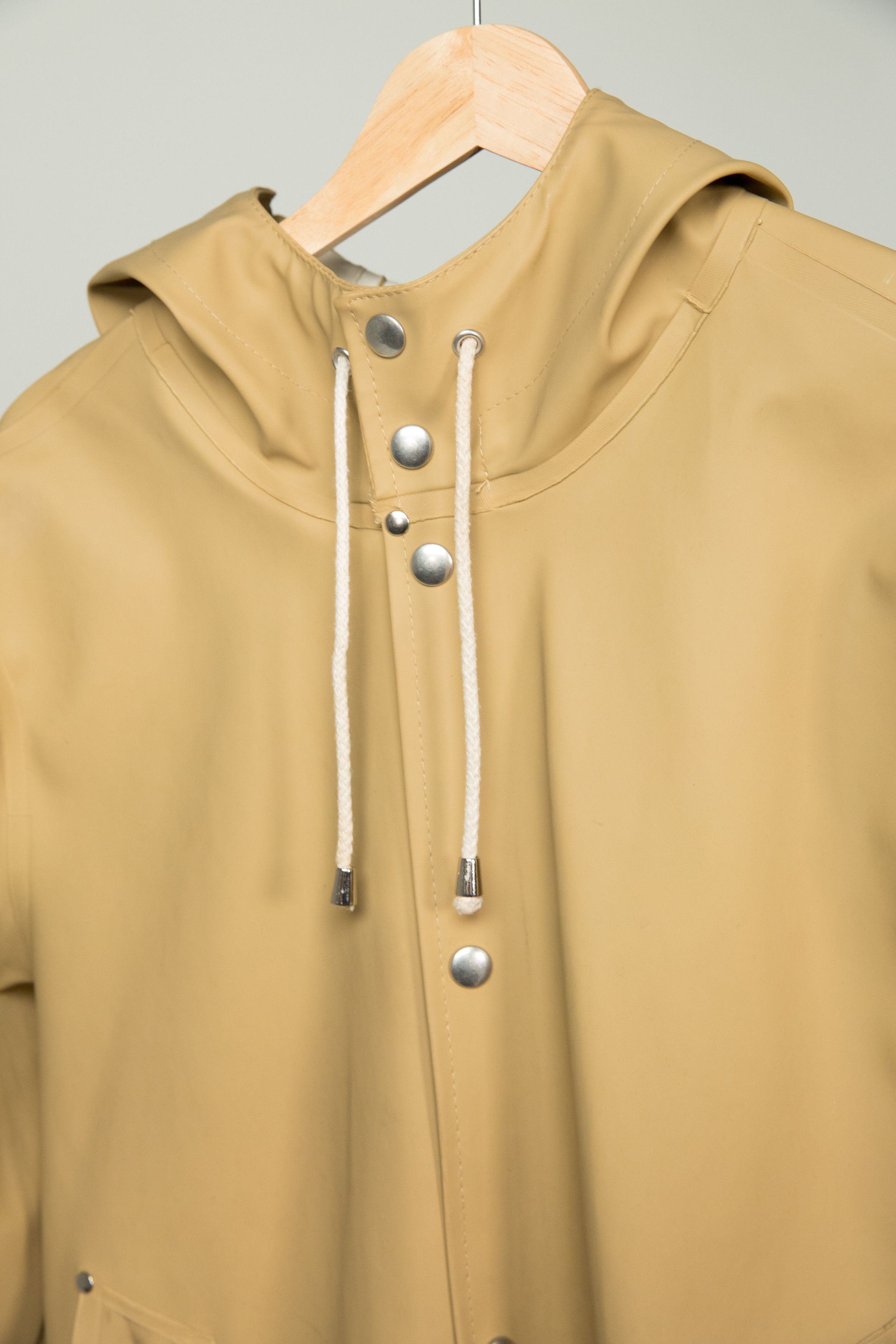 Stutterheim Stutterheim Stockholm Raincoat in Sand Size US S / EU 44-46 / 1 - 3 Thumbnail