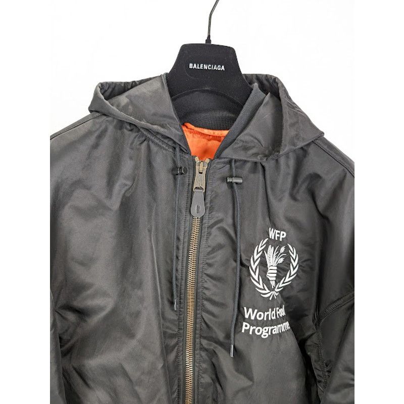 Balenciaga o1rshd1 World Food Program Hooded Nylon Bomber in Black Size US XL / EU 56 / 4 - 2 Thumbnail