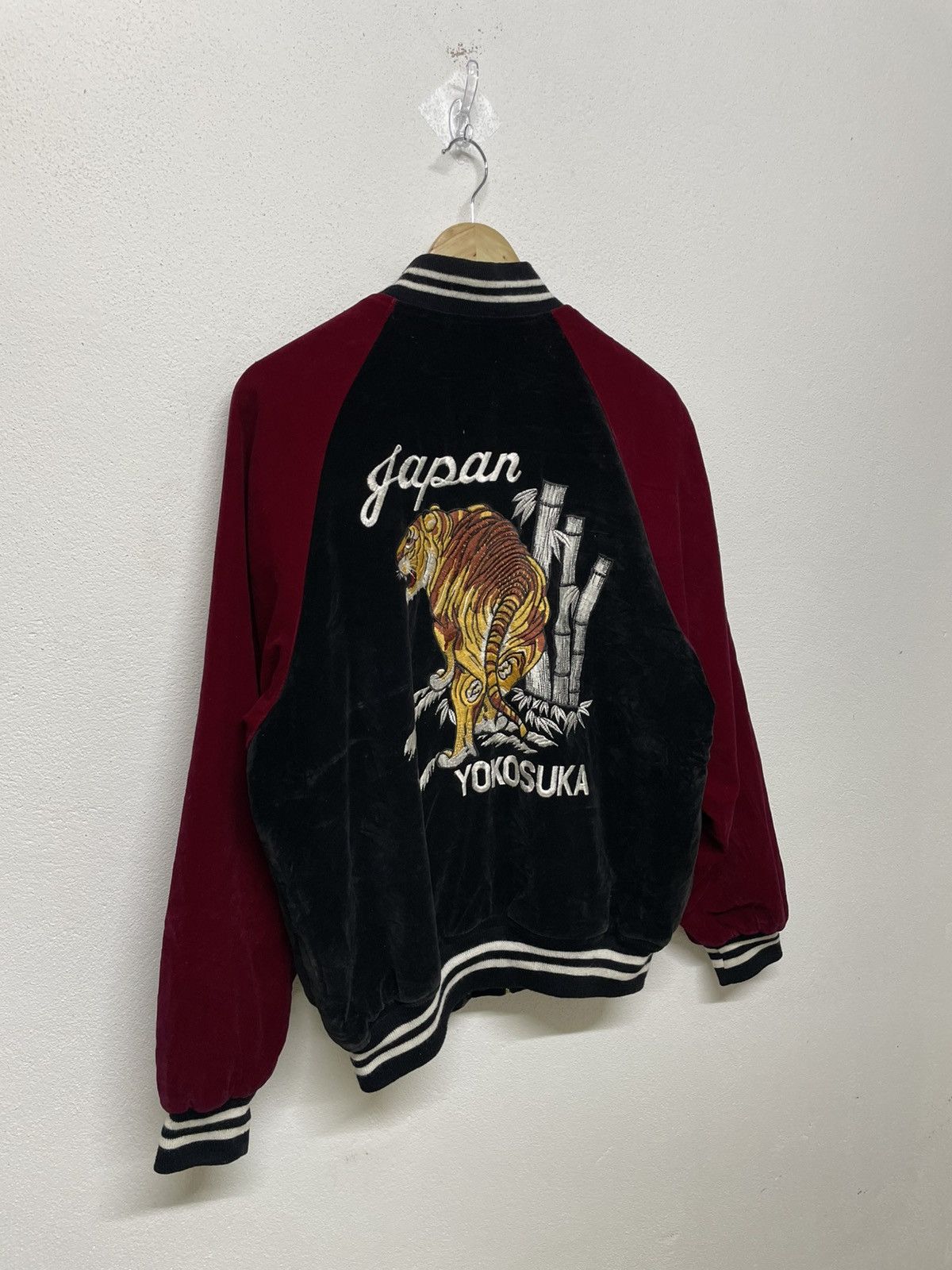Velvet Vintage Souvenir Japan Yokosuka Embroidered Velvet Jacket Size US L / EU 52-54 / 3 - 5 Thumbnail