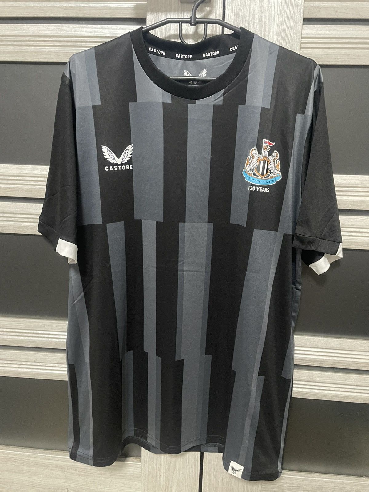 Castore Newcastle United 2023/2024 Castore Soccer Kit Jersey Size US XL / EU 56 / 4 - 1 Thumbnail
