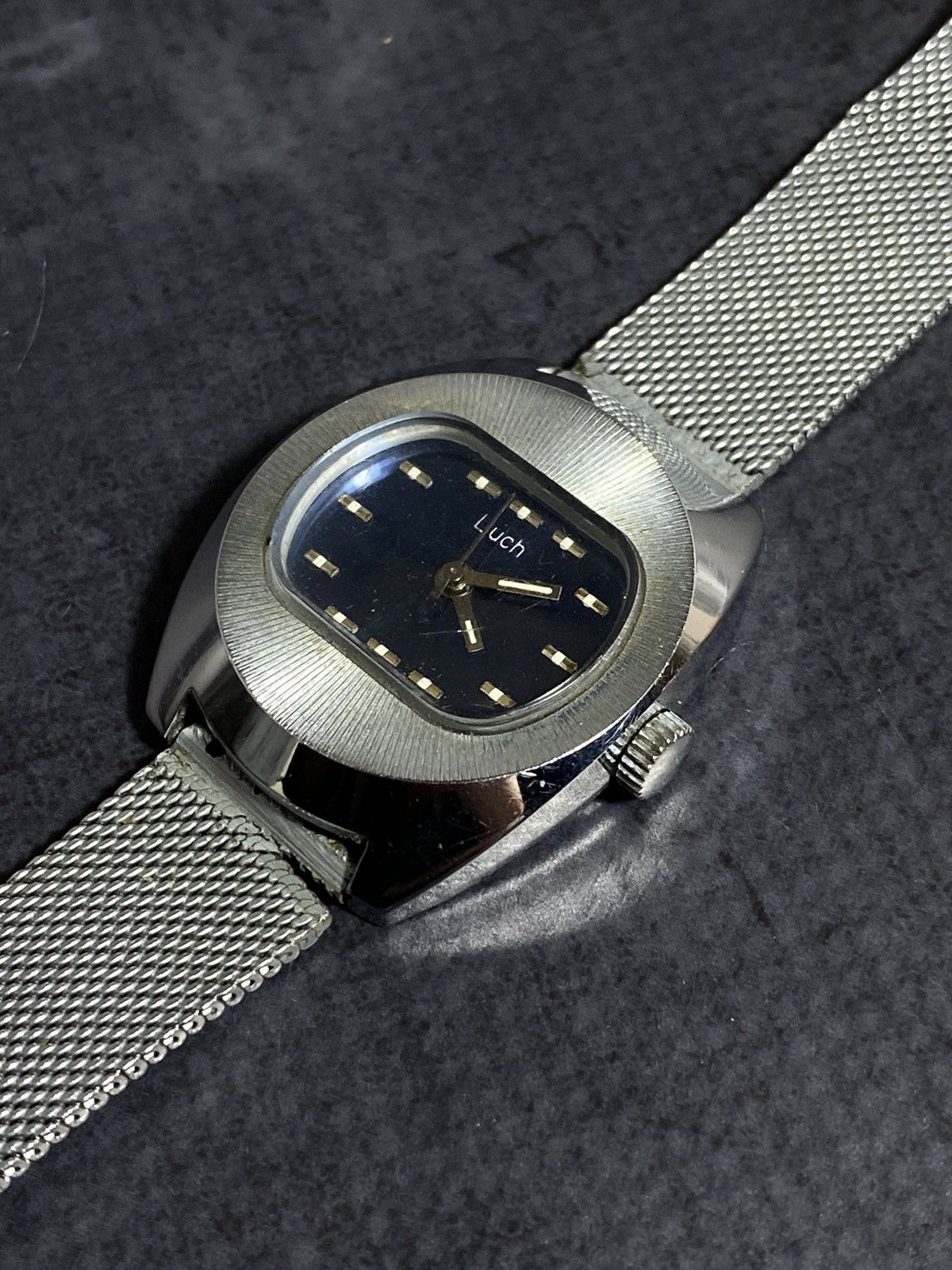 Jewelry Vintage Luch Watch with Mesh Strap - Soviet Era Size ONE SIZE - 11 Thumbnail