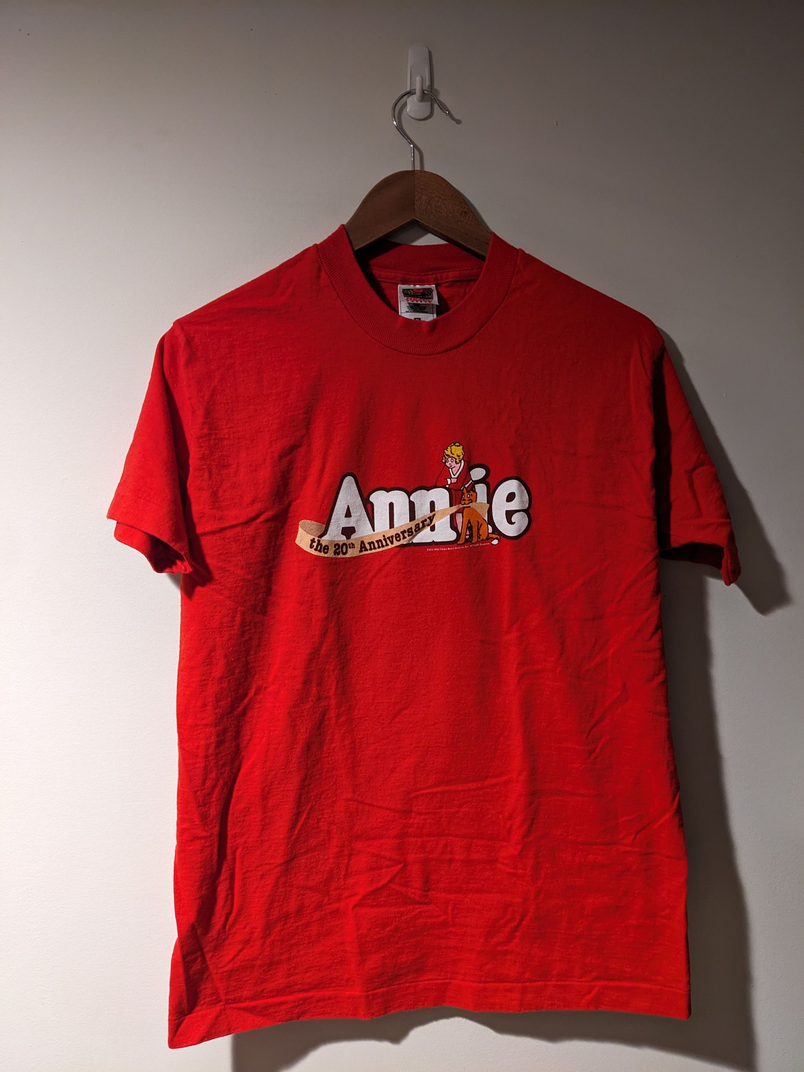 Vintage Vintage 1995 Annie The 20th Anniversary Red Medium T-Shirt Size US M / EU 48-50 / 2 - 1 Thumbnail