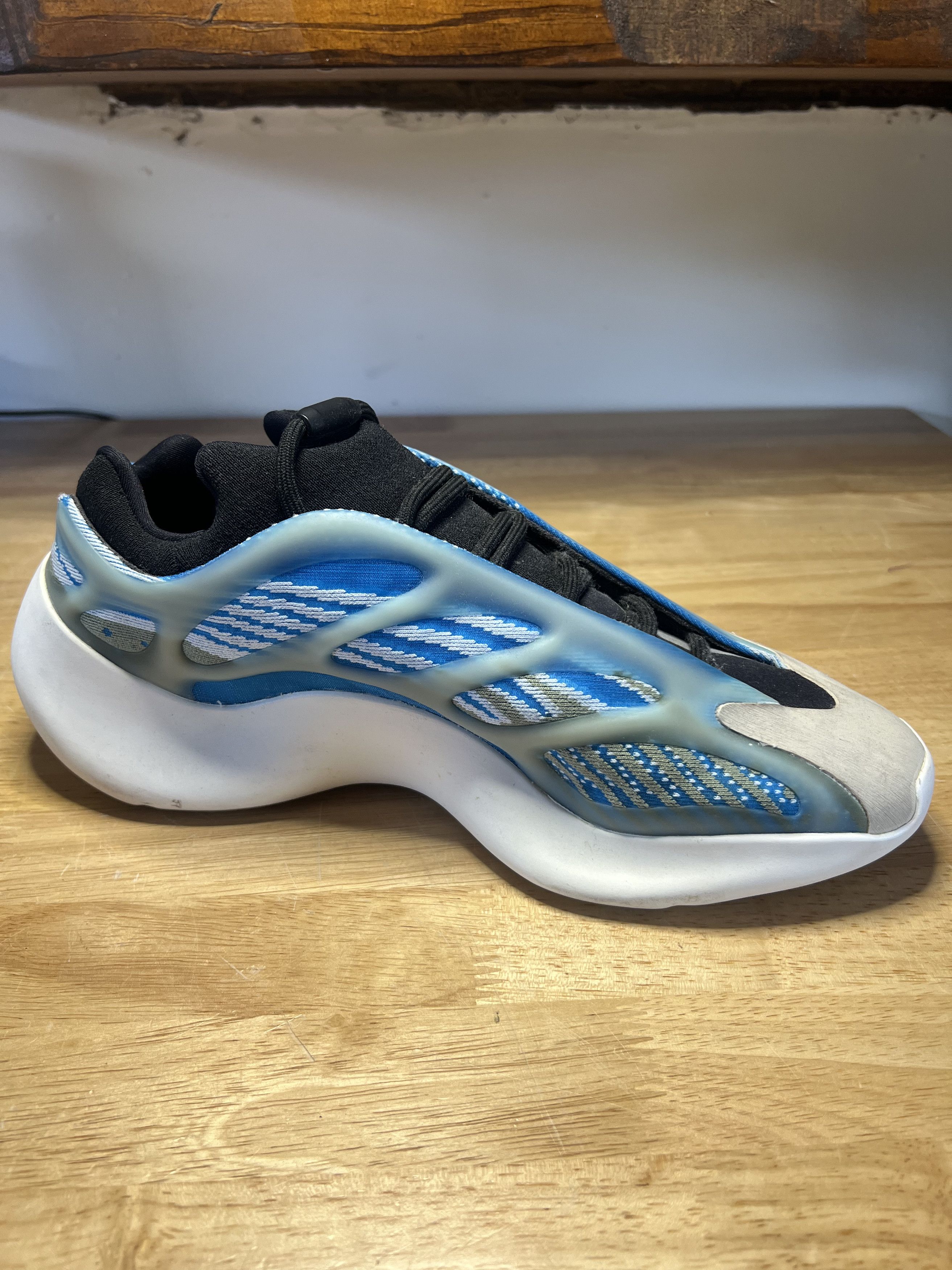 Adidas adidas Yeezy 700 V3 Arzareth (Blue) - US Mens Size 9.5 Size US 9.5 / EU 42-43 - 6 Thumbnail