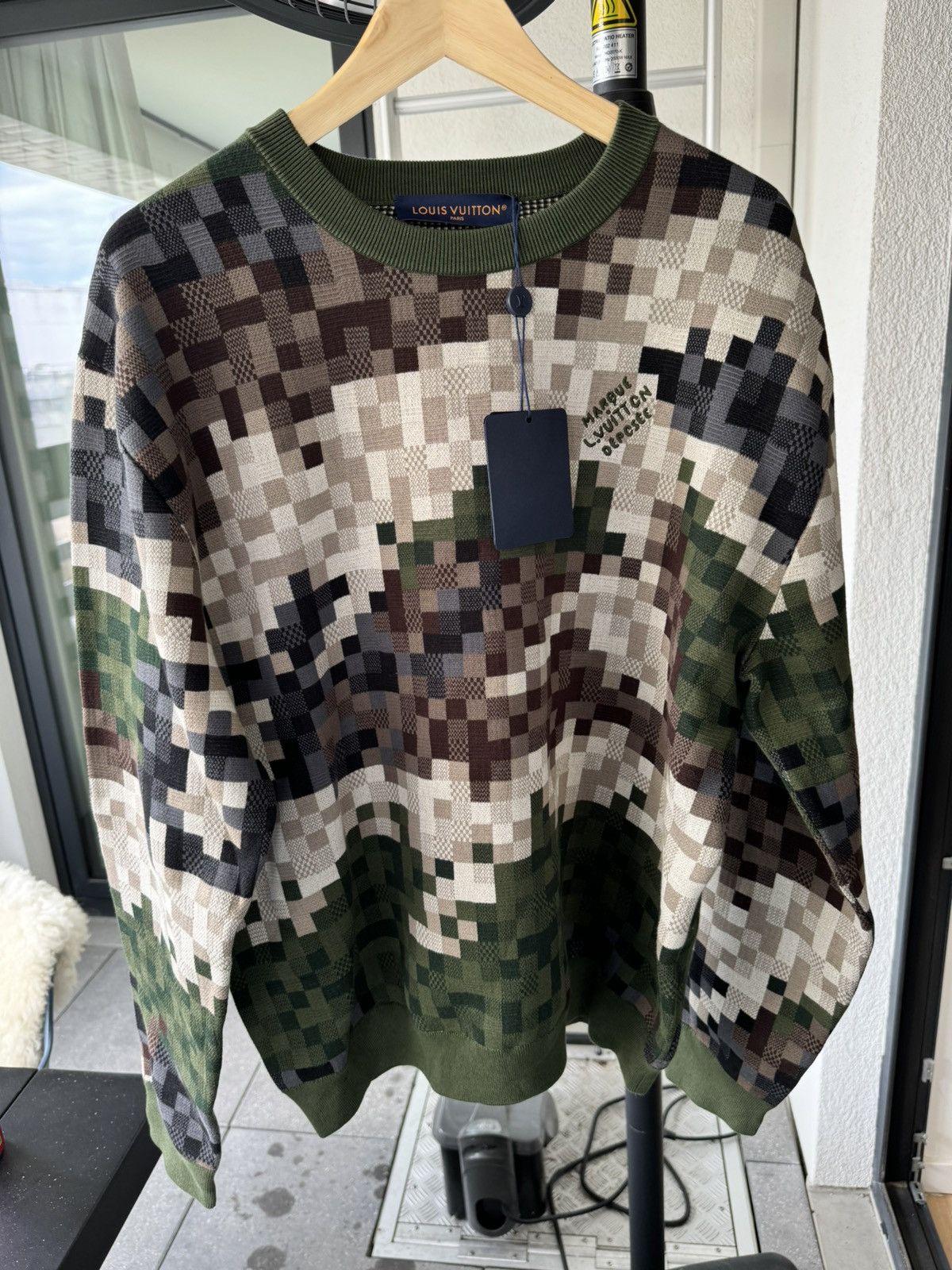 Louis Vuitton Louis vuitton x Pharell crewneck Size US L / EU 52-54 / 3 - 1 Thumbnail